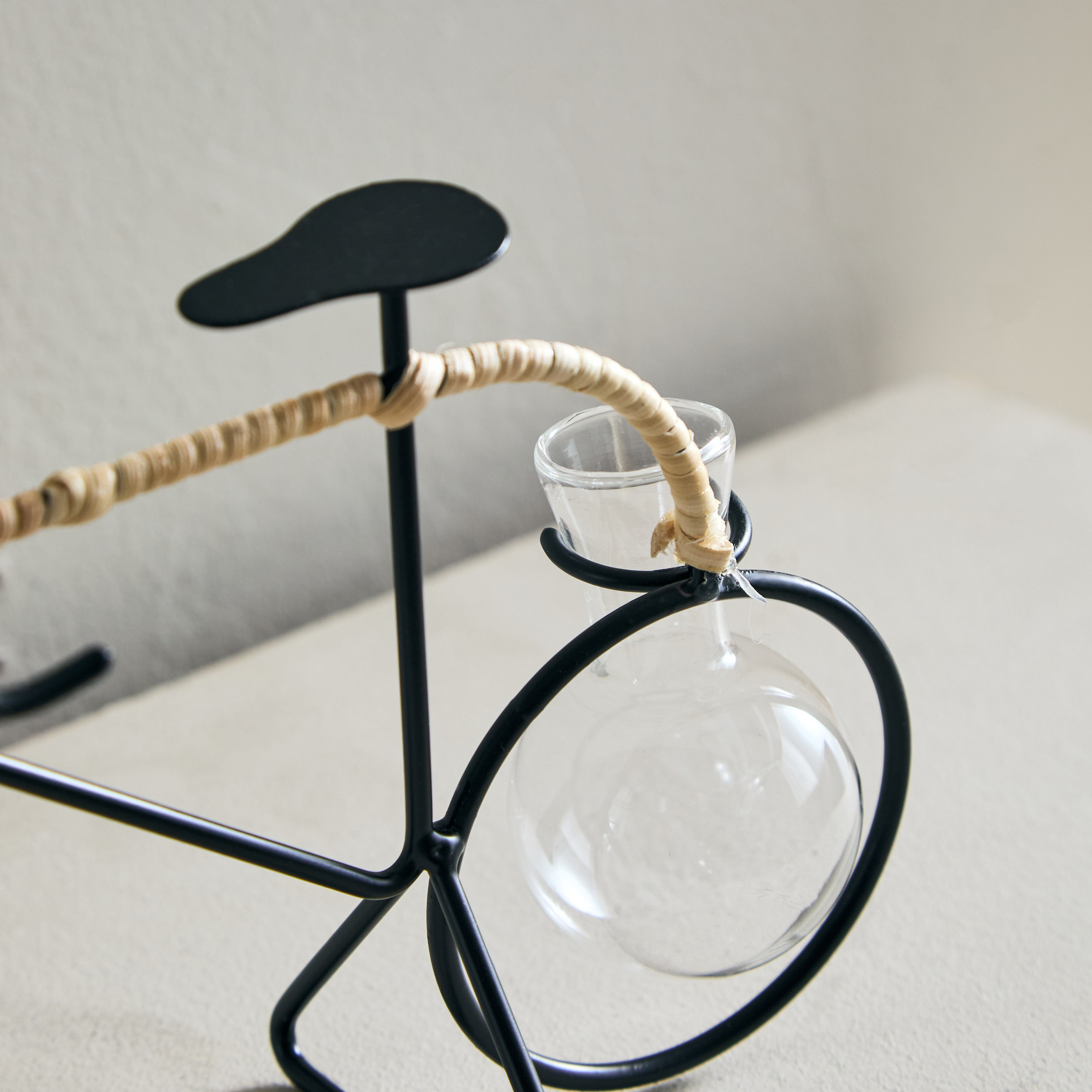 Wadee Metal Flower Holder with 2 Glass Vases-hbxhomeware-homedecor-figurinesandornaments-image-3