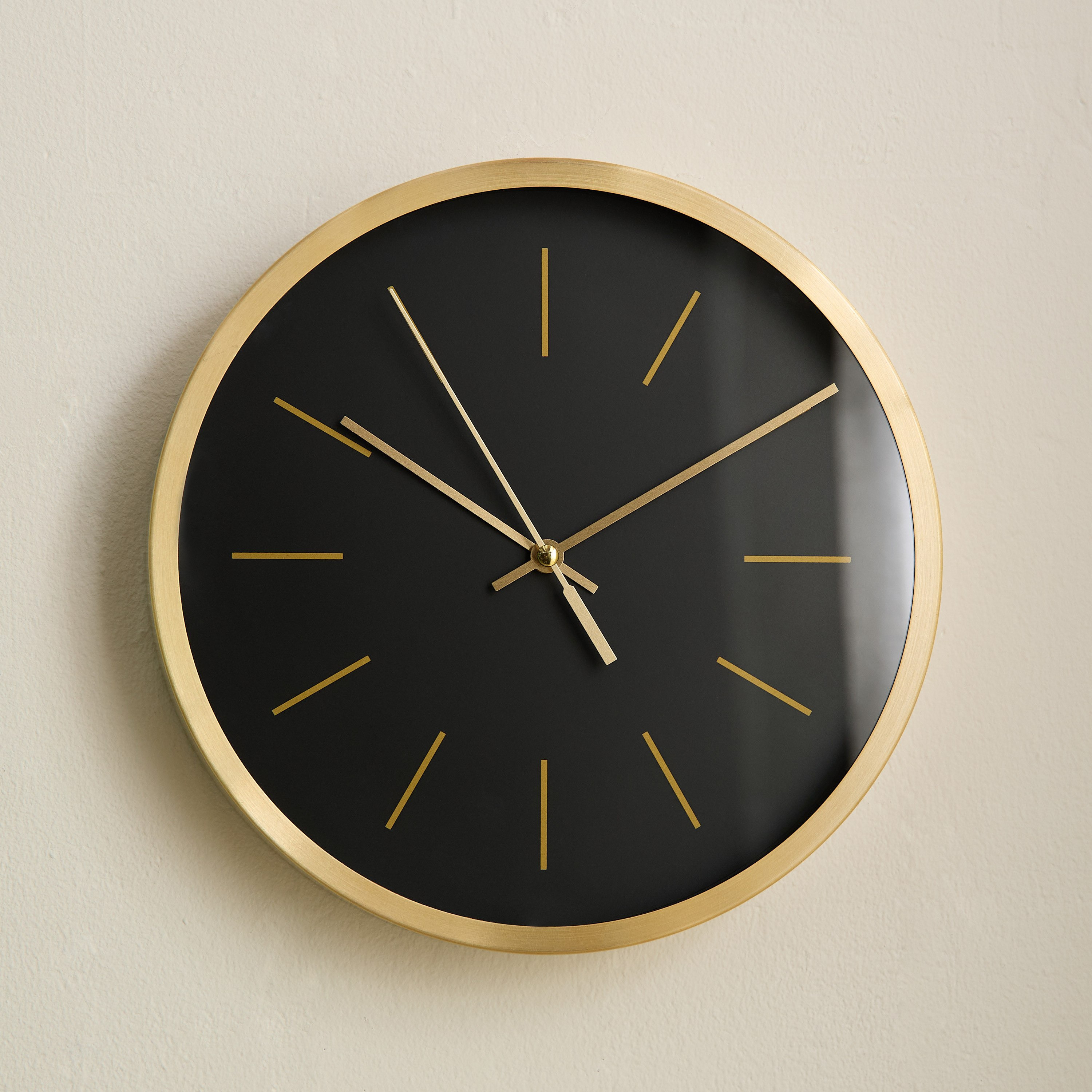ساعة حائط معدنية من ميدو - 25.4 سم-hbxdiningroom-decorandaccessories-clocks-image-2