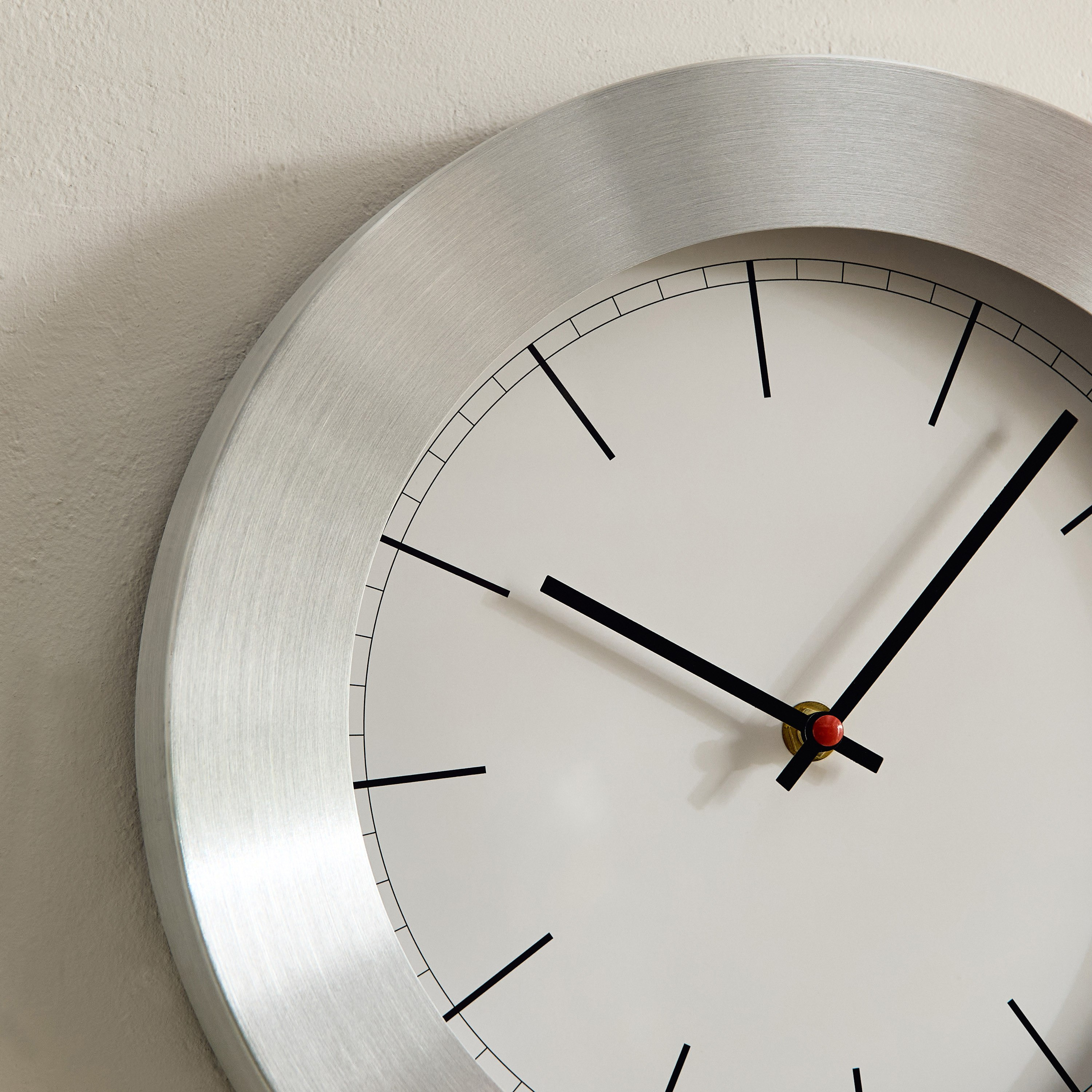 ساعة حائط معدن من ميدو - 30 سم-hbxdiningroom-decorandaccessories-clocks-image-3