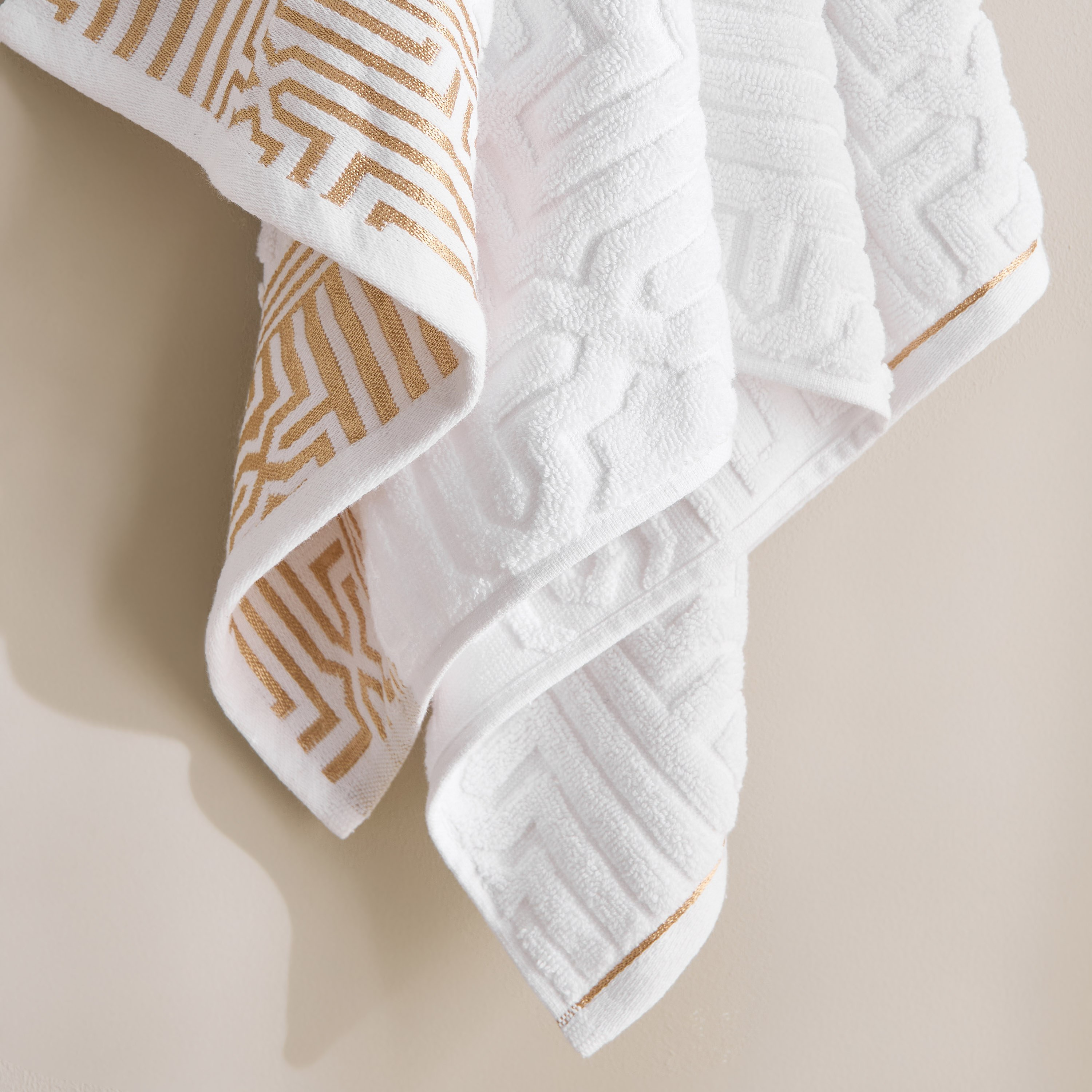Skyline Mirage Lurex Patterned Cotton Hand Towel - 50x90 cm-hbxbathroom-bathroomtextiles-image-3