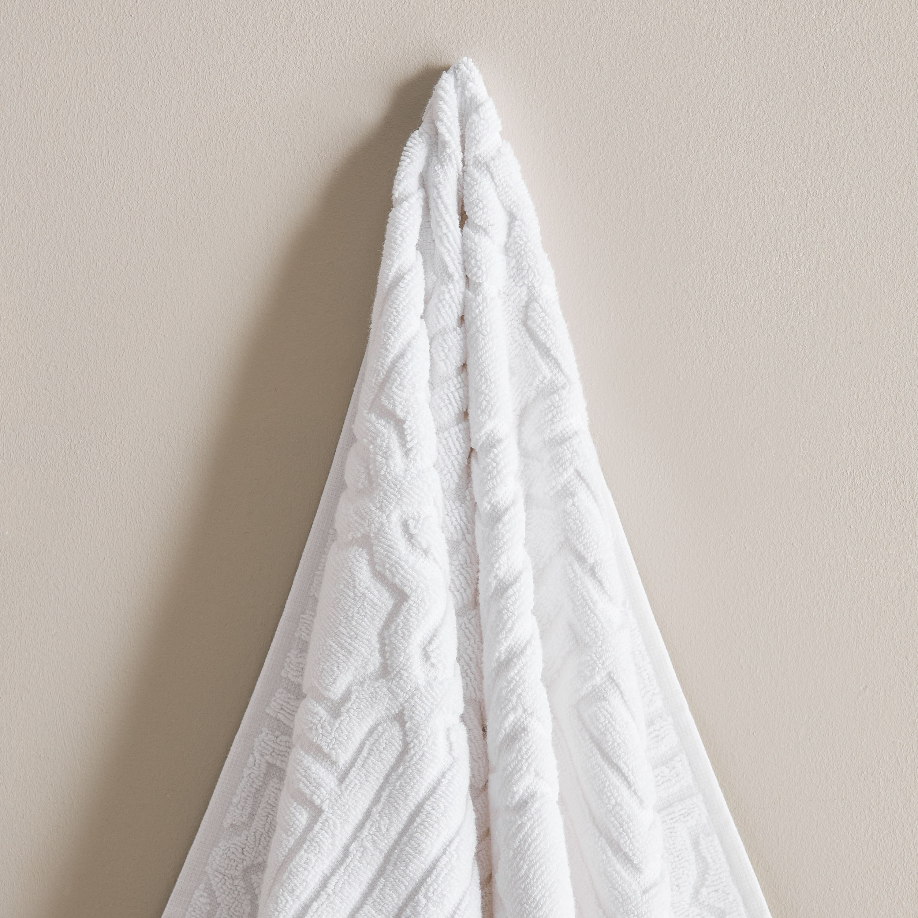 Skyline Mirage Lurex Patterned Cotton Bath Sheet - 80x150 cm-hbxbathroom-bathroomtextiles-image-2