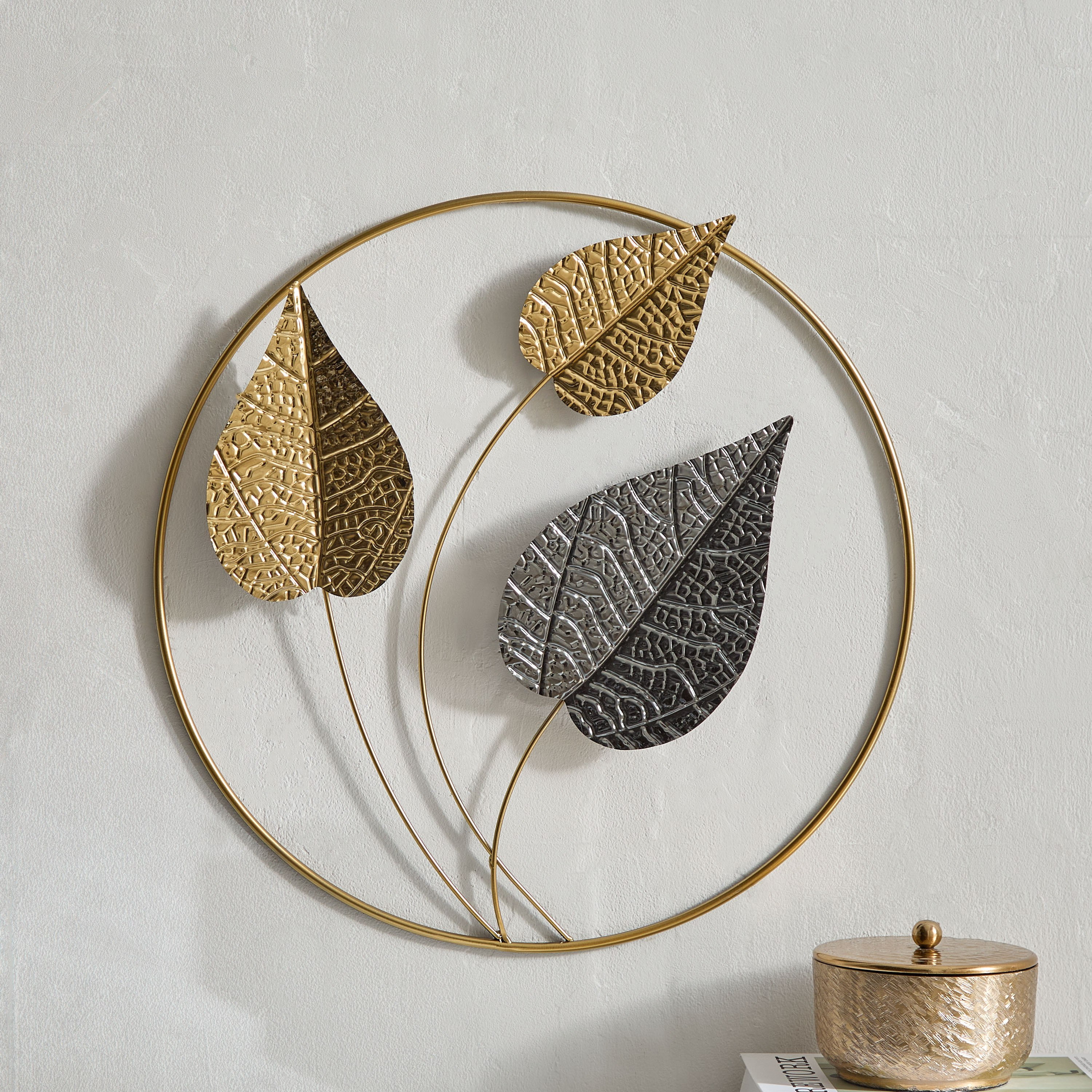 زينة حائط معدنية مستديرة كابري من بيرسي - 94.6x57.8x6.4 سم-hbxdiningroom-walldecor-wallart-image-2