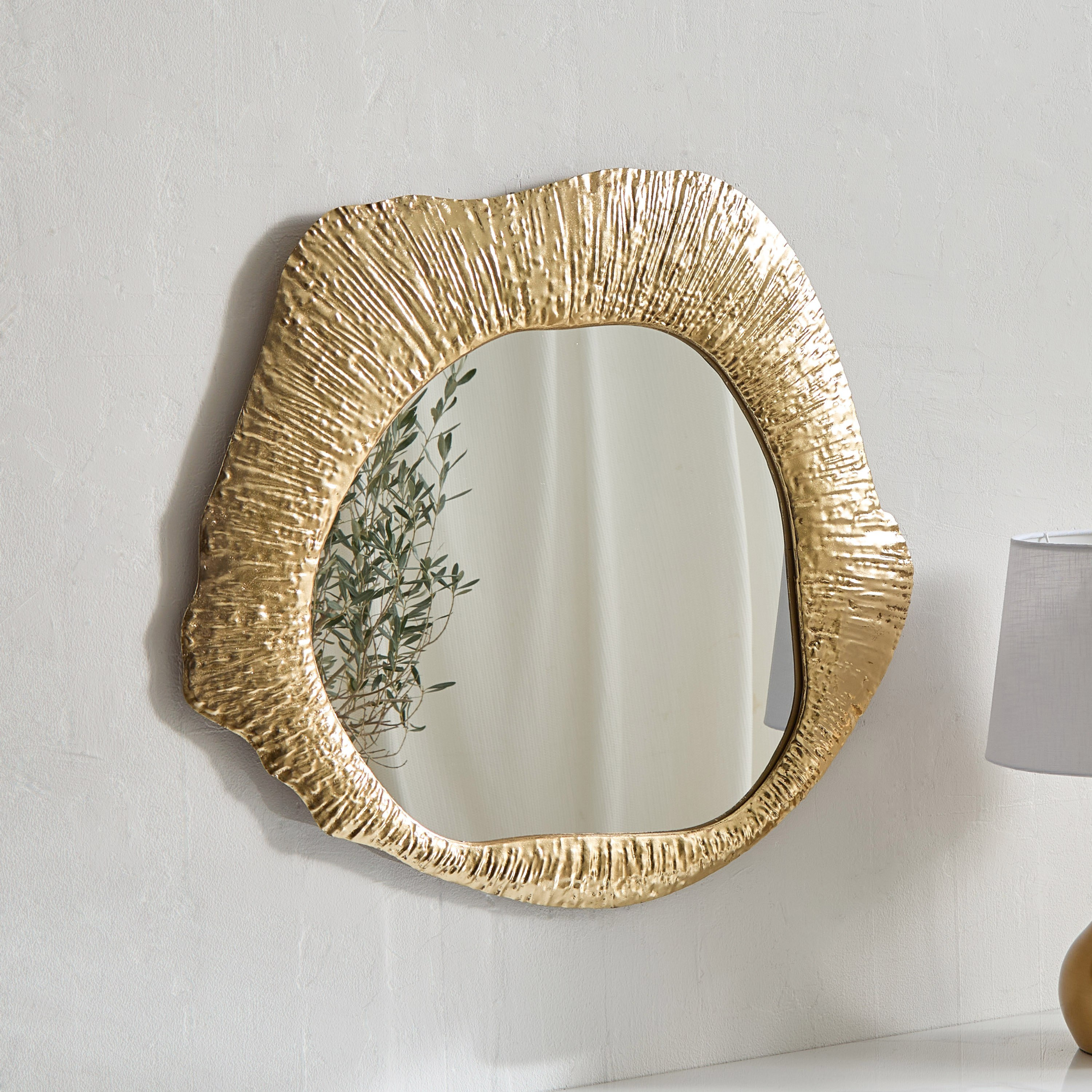 مرآة حائط معدن بتصميم مبتكر كابري من بيرسي - 66x74x3 سم-hbxhomeware-hbxdecorandfurnishings-image-1