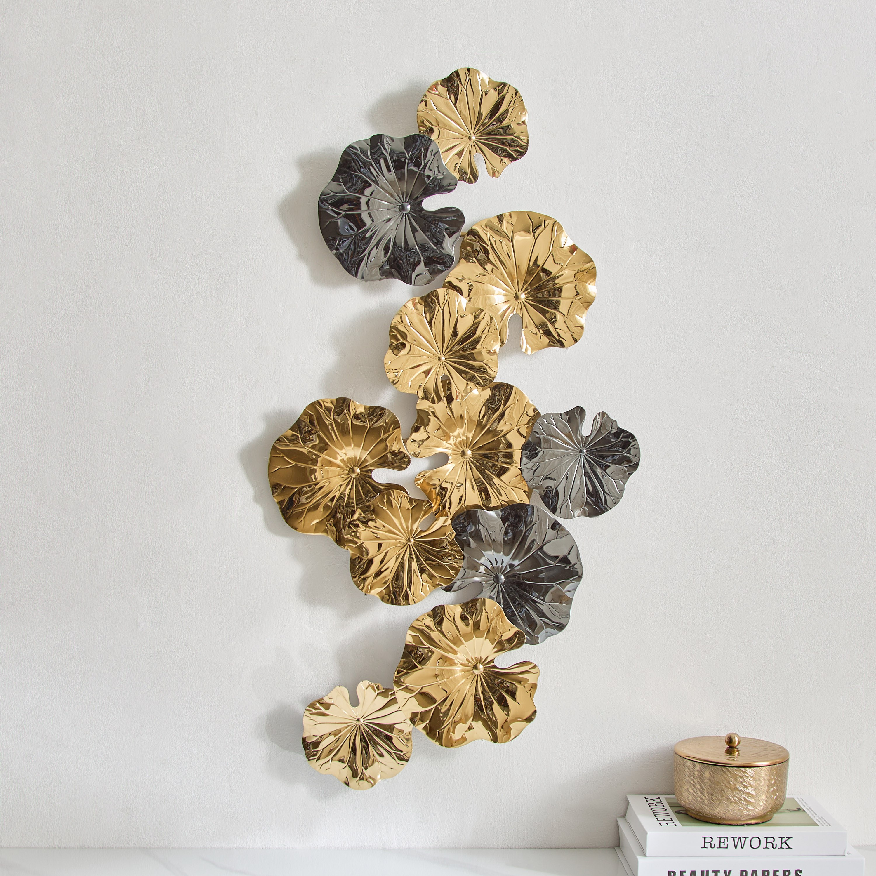 زينة حائط معدنية كابري من بيرسي - 88.3x47x5.1 سم-hbxdiningroom-walldecor-wallart-image-2