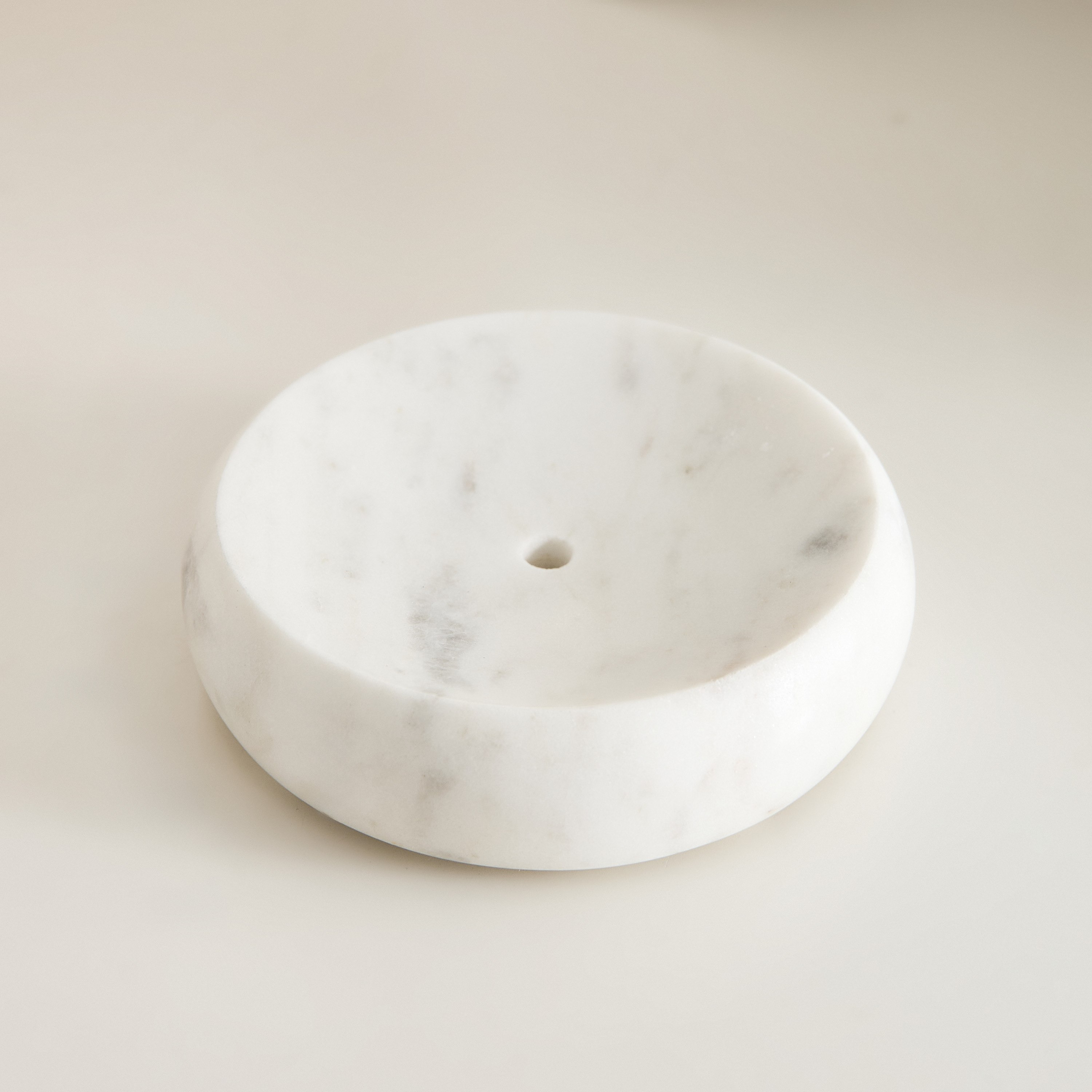 صحن صابون رخام من رويال - 10x10x2.5 سم-hbxdecorandfurnishings-bathroomaccessories-bathroomsets-image-2