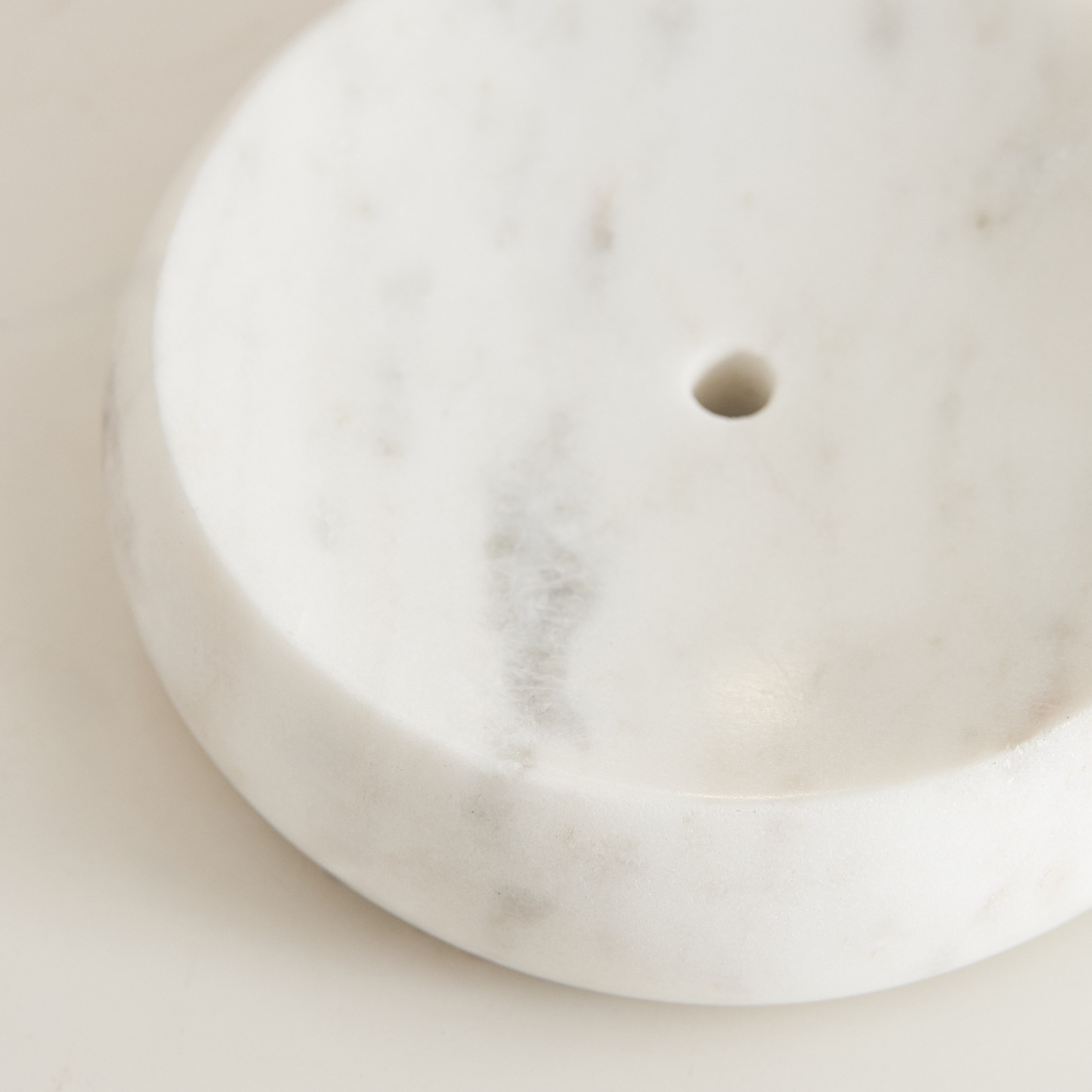 صحن صابون رخام من رويال - 10x10x2.5 سم-hbxdecorandfurnishings-bathroomaccessories-bathroomsets-image-3