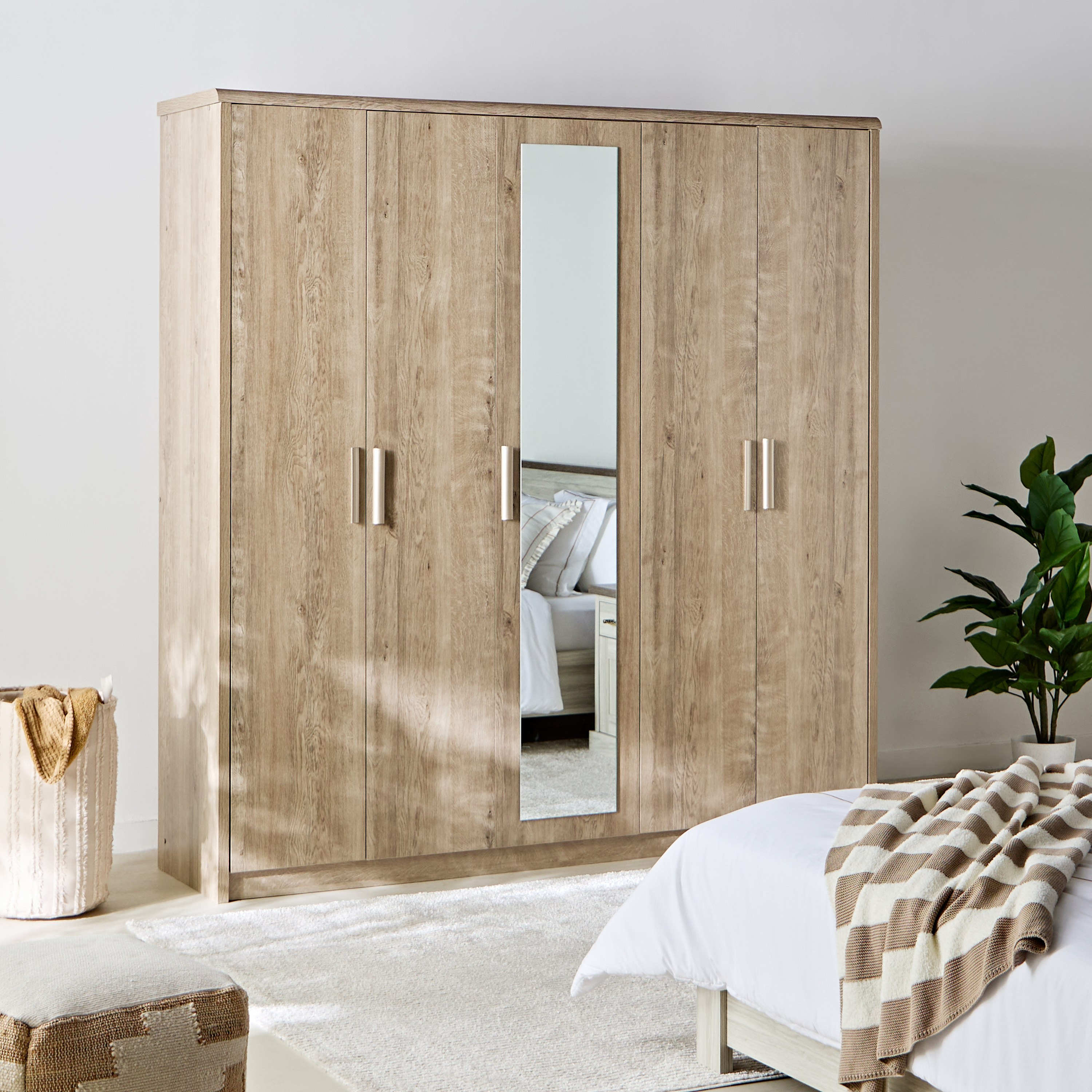 Curvy 5-Door Wardrobe with Mirror-PROMO_HB_KSA_HBX10_190925-image-9