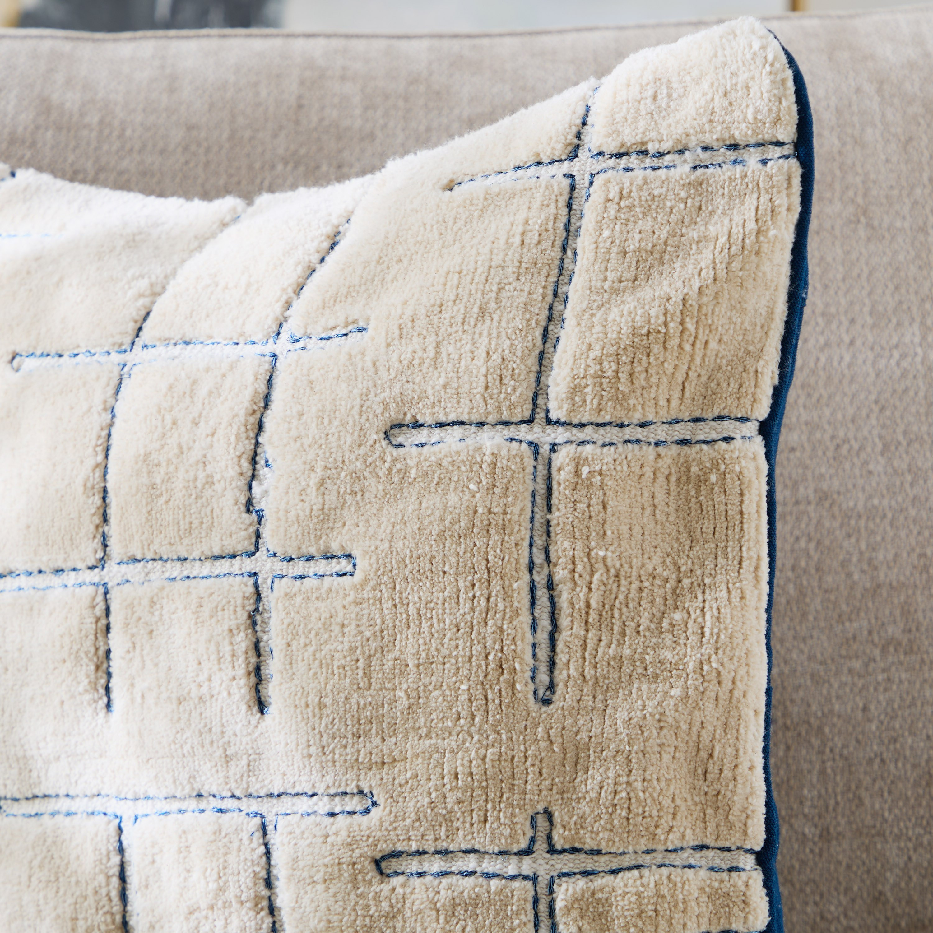 Warm Oasis Varia Chenille Embroidered Filled Cushion - 50x50 cm-hbxlivingroom-furnishings-cushionsandcovers-filledcushions-image-2