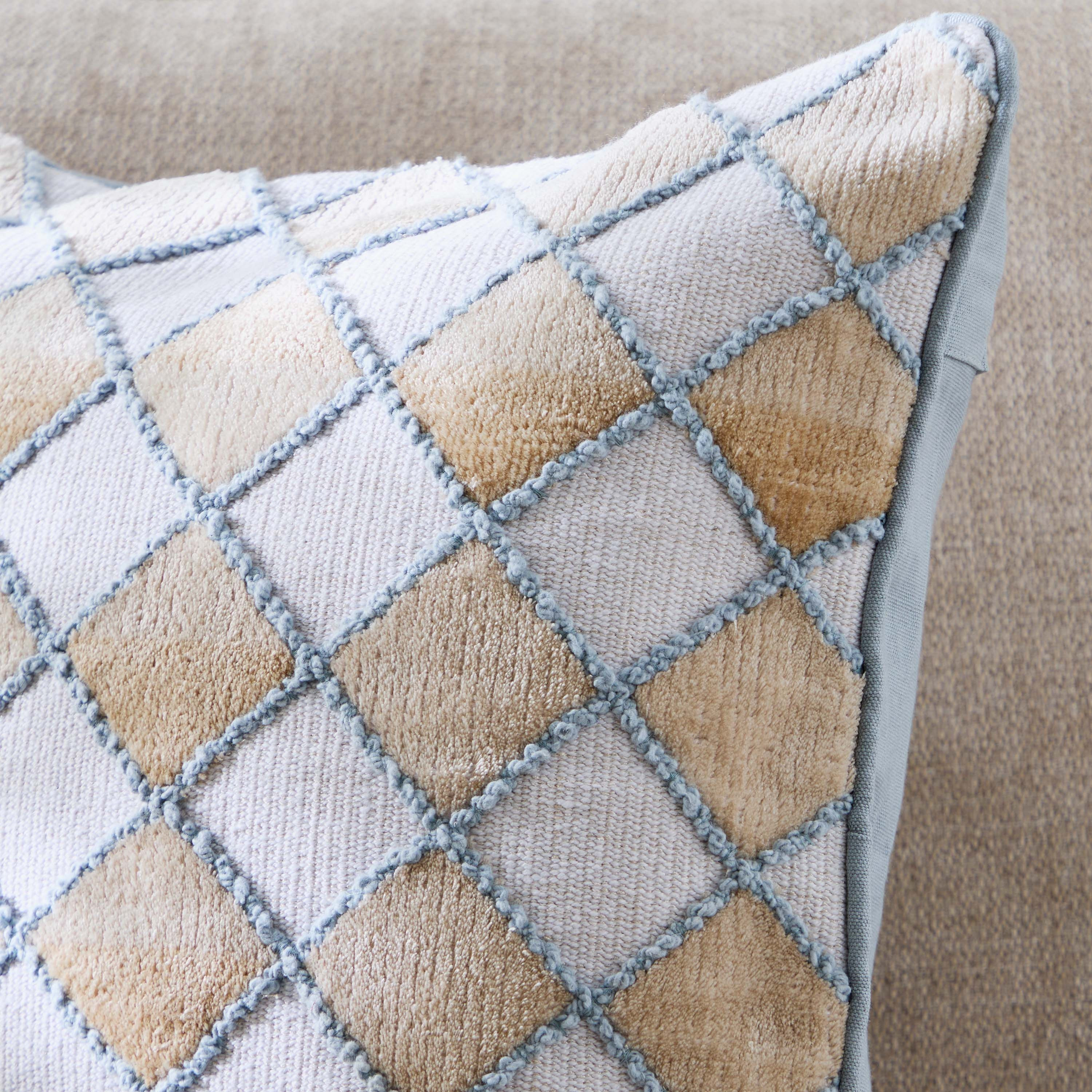 وسادة جاكار محشوة فاريا دايموند من وارم أوسيس - 50x50 سم-hbxlivingroom-furnishings-cushionsandcovers-filledcushions-image-2