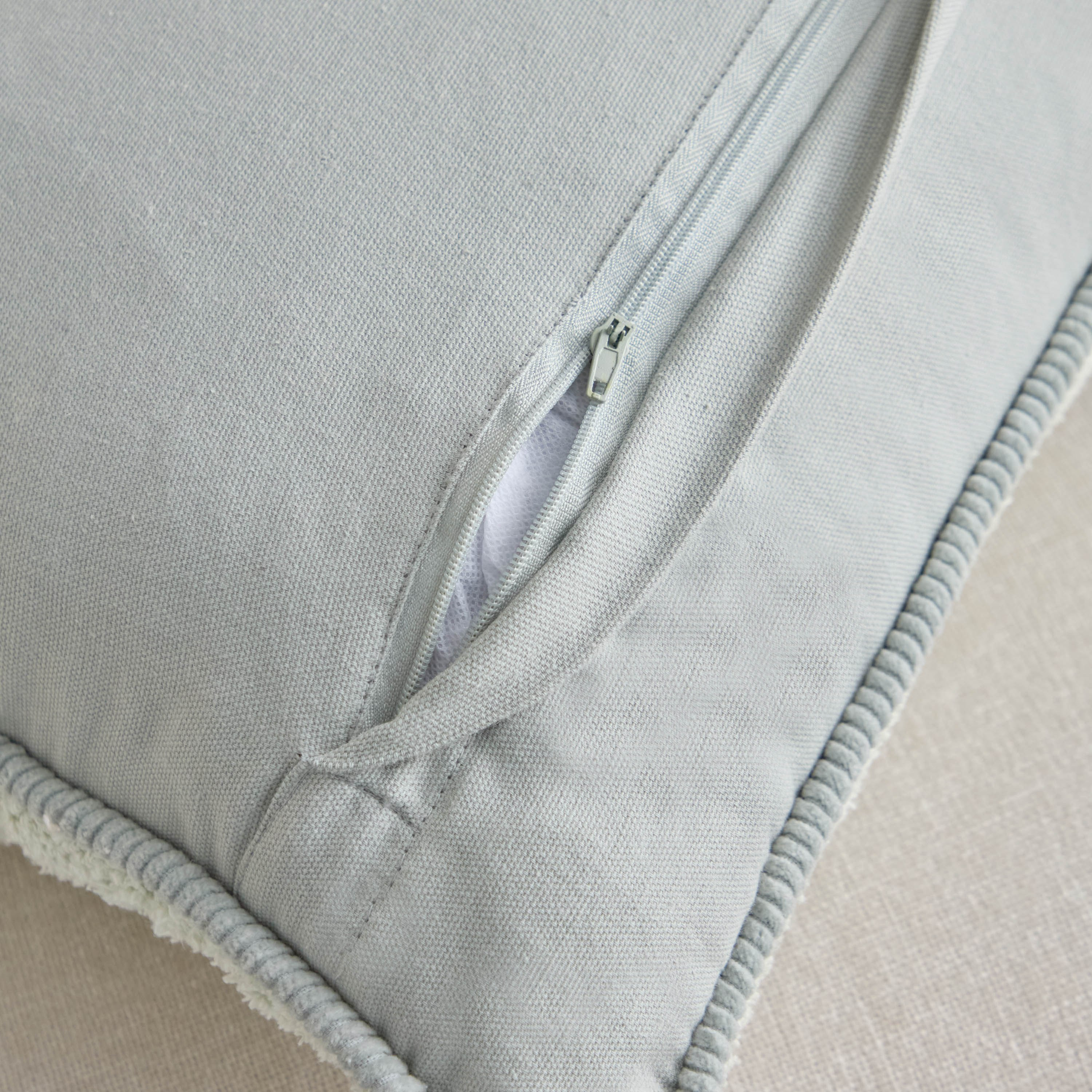 وسادة نصف محشوة ونصف شنيل فاريا من وارم أوسيس - 35×50 سم-hbxlivingroom-furnishings-cushionsandcovers-filledcushions-image-3