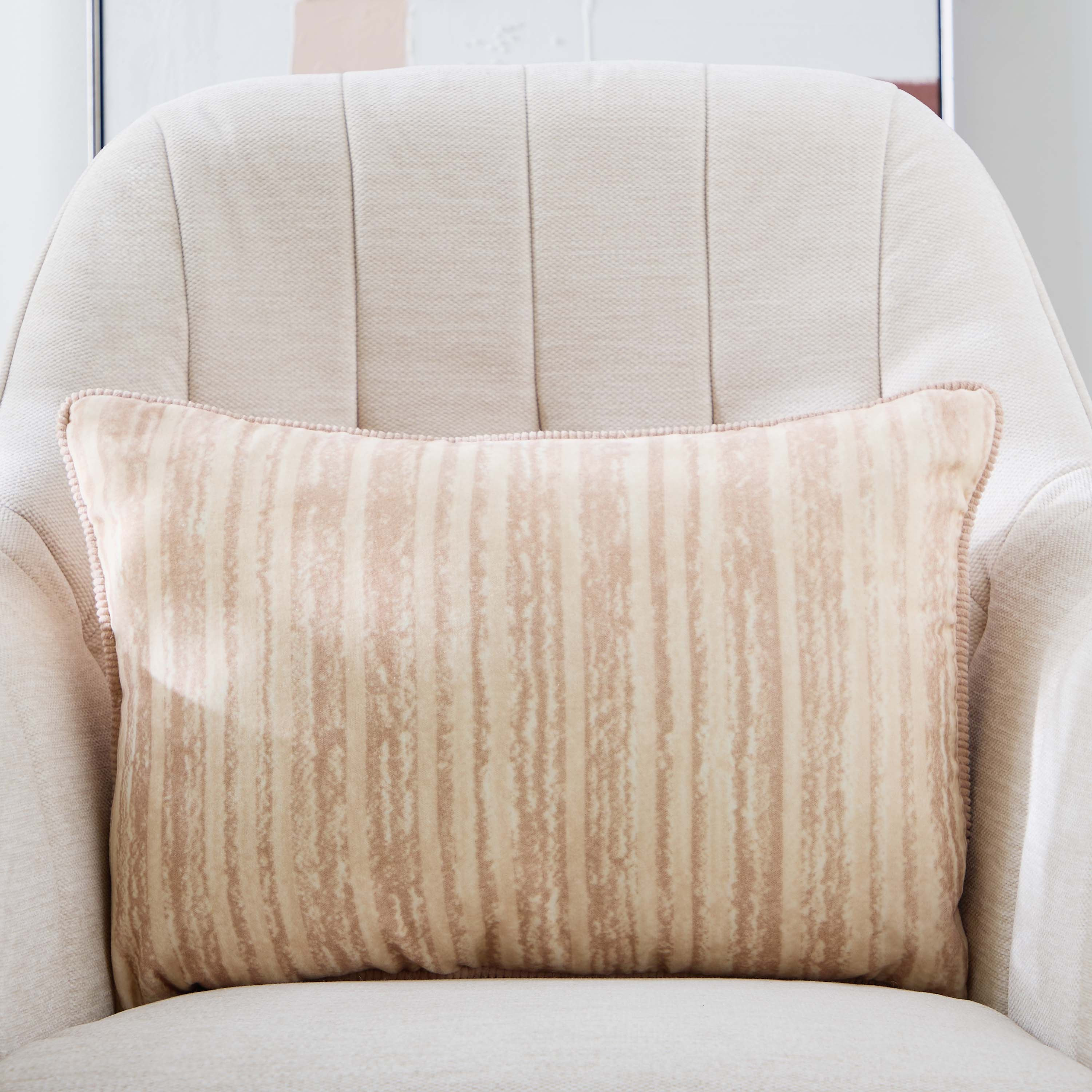 وسادة محشوة مخملية بطبعات فاريا من تيست أوف جريس - 35x50 سم-hbxlivingroom-furnishings-cushionsandcovers-filledcushions-image-1