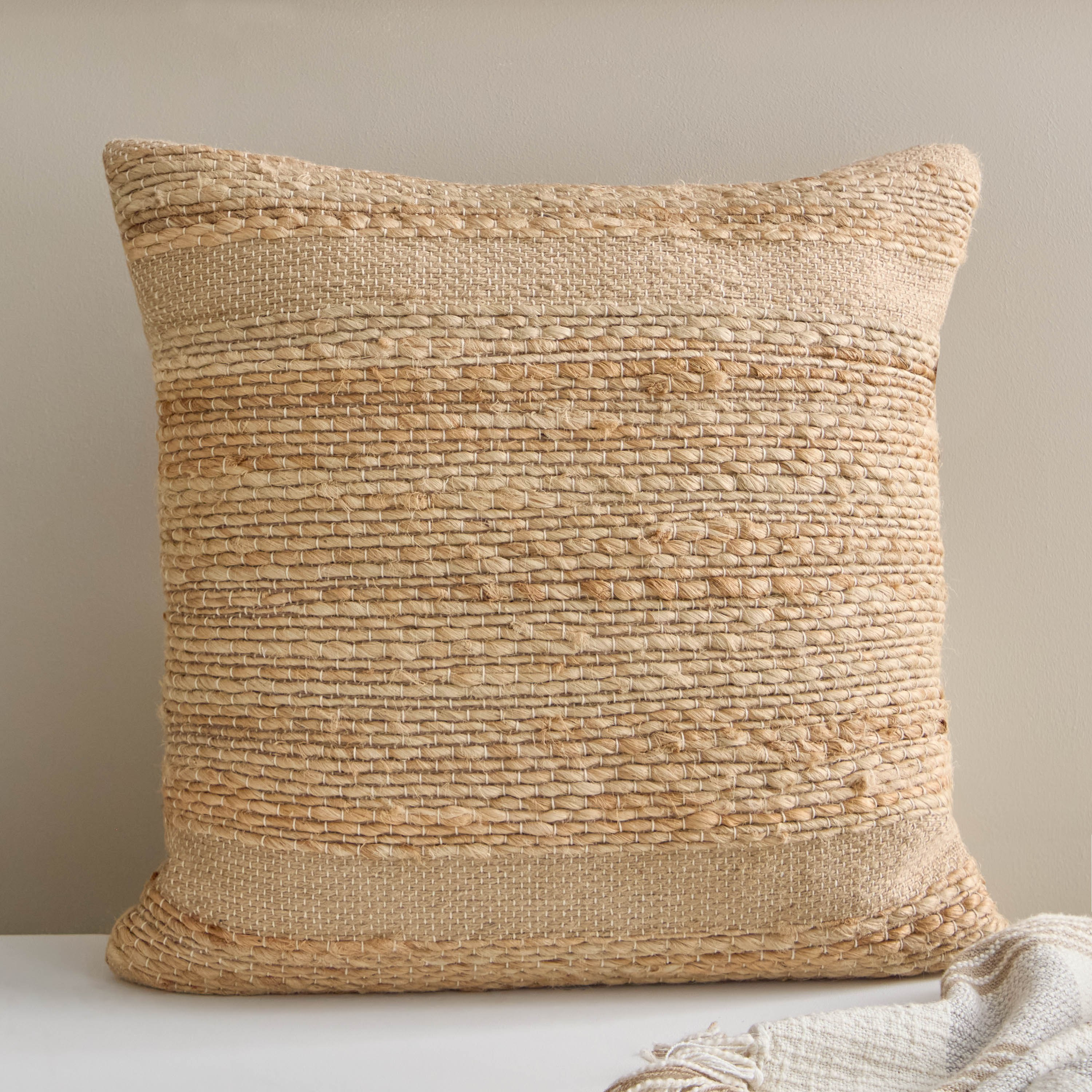 وسادة محشوة جوت من تيران - 50×50 سم-hbxlivingroom-furnishings-cushionsandcovers-filledcushions-image-1