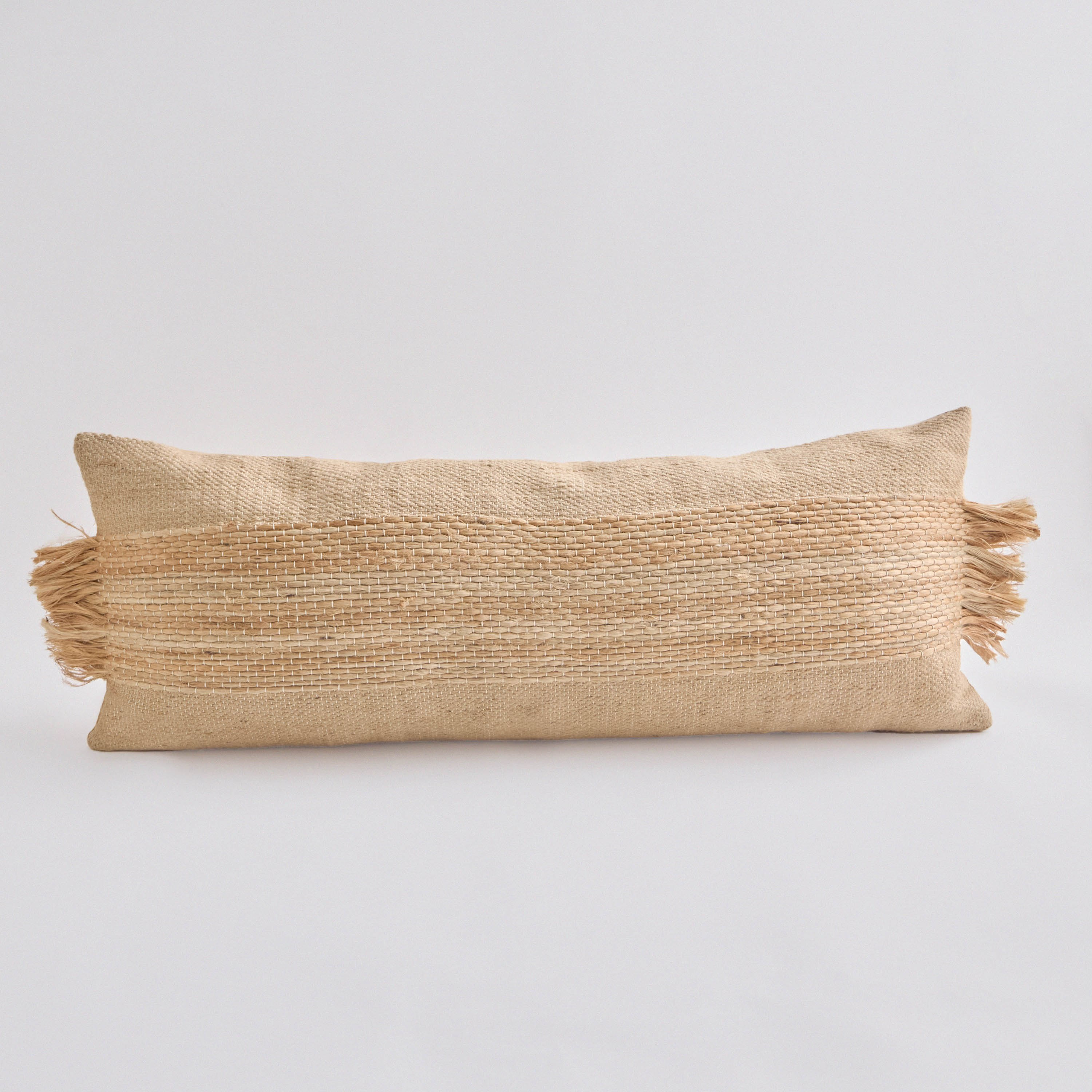 وسادة محشوة بشراشيب جوت من تيران - 35×90 سم-hbxlivingroom-furnishings-cushionsandcovers-filledcushions-image-5