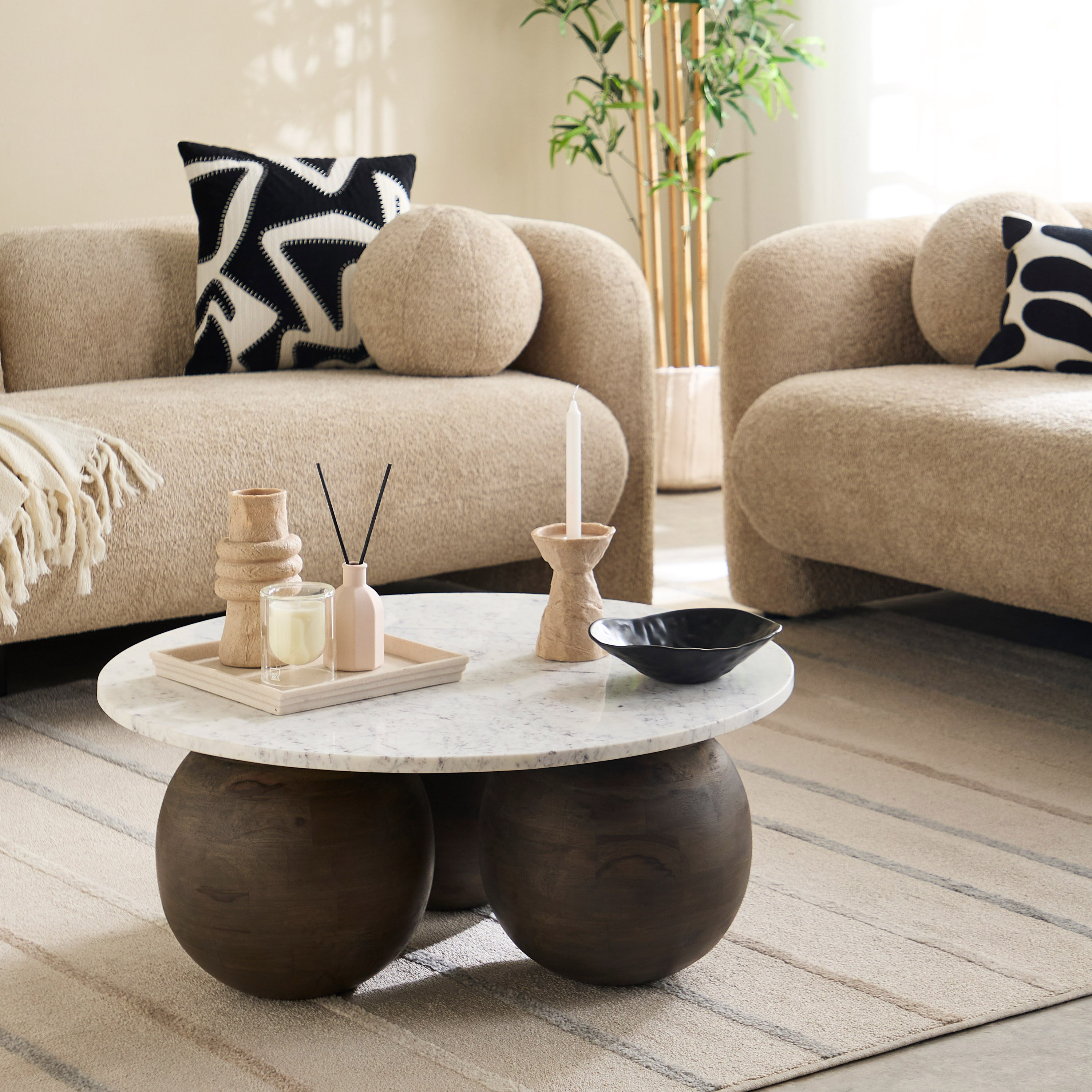طاولة قهوة بسطح من الرخام الأصلي وقاعدة من الخشب الصلب - أفينو من كافون-PROMO_HB_UAE_HBX10_280126-image-5