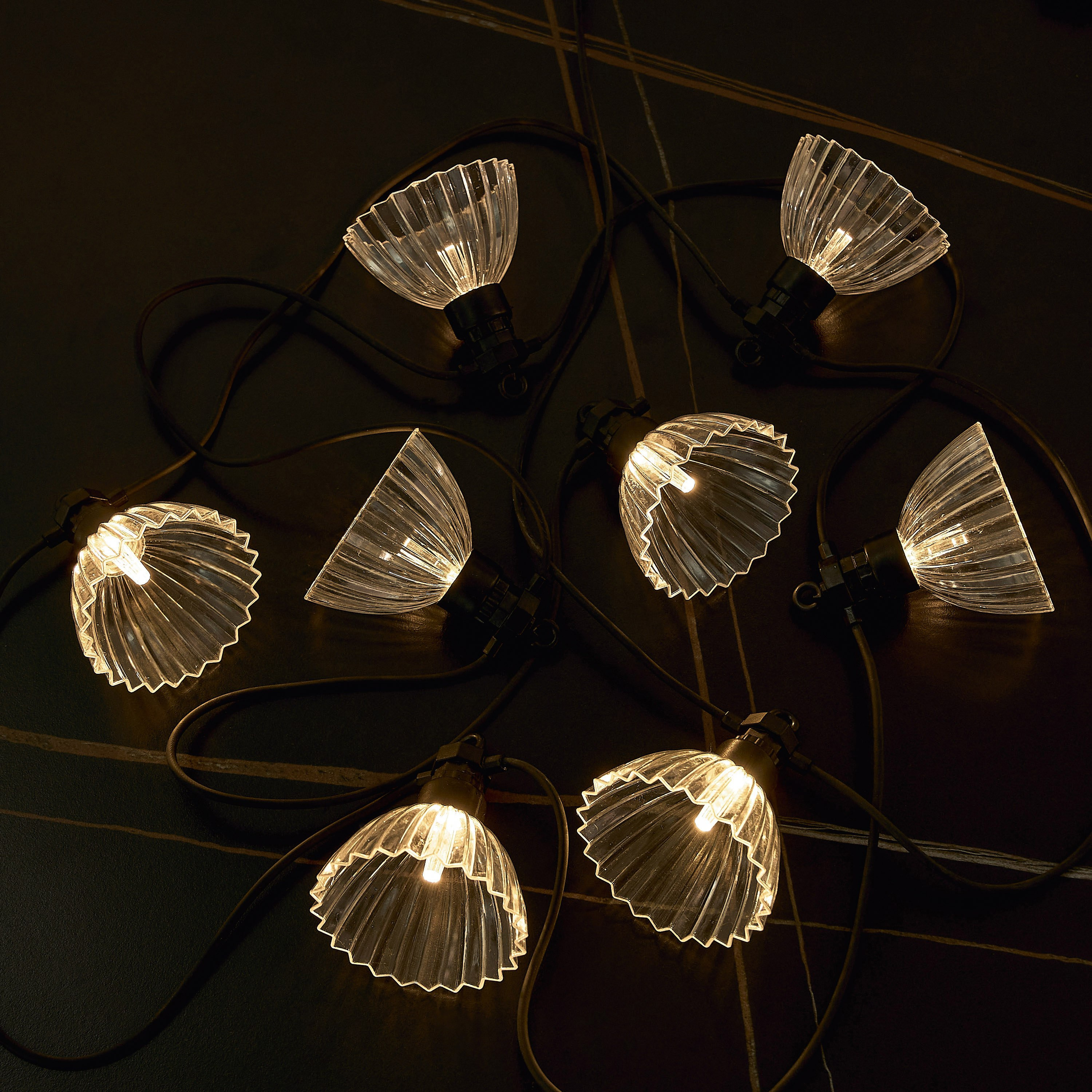 حبل إضاءة إل إي دي دافئة و8 غطاء مصباح أكريليك من دوكس-hbxdiningroom-lighting-decorativesandstringlights-image-1