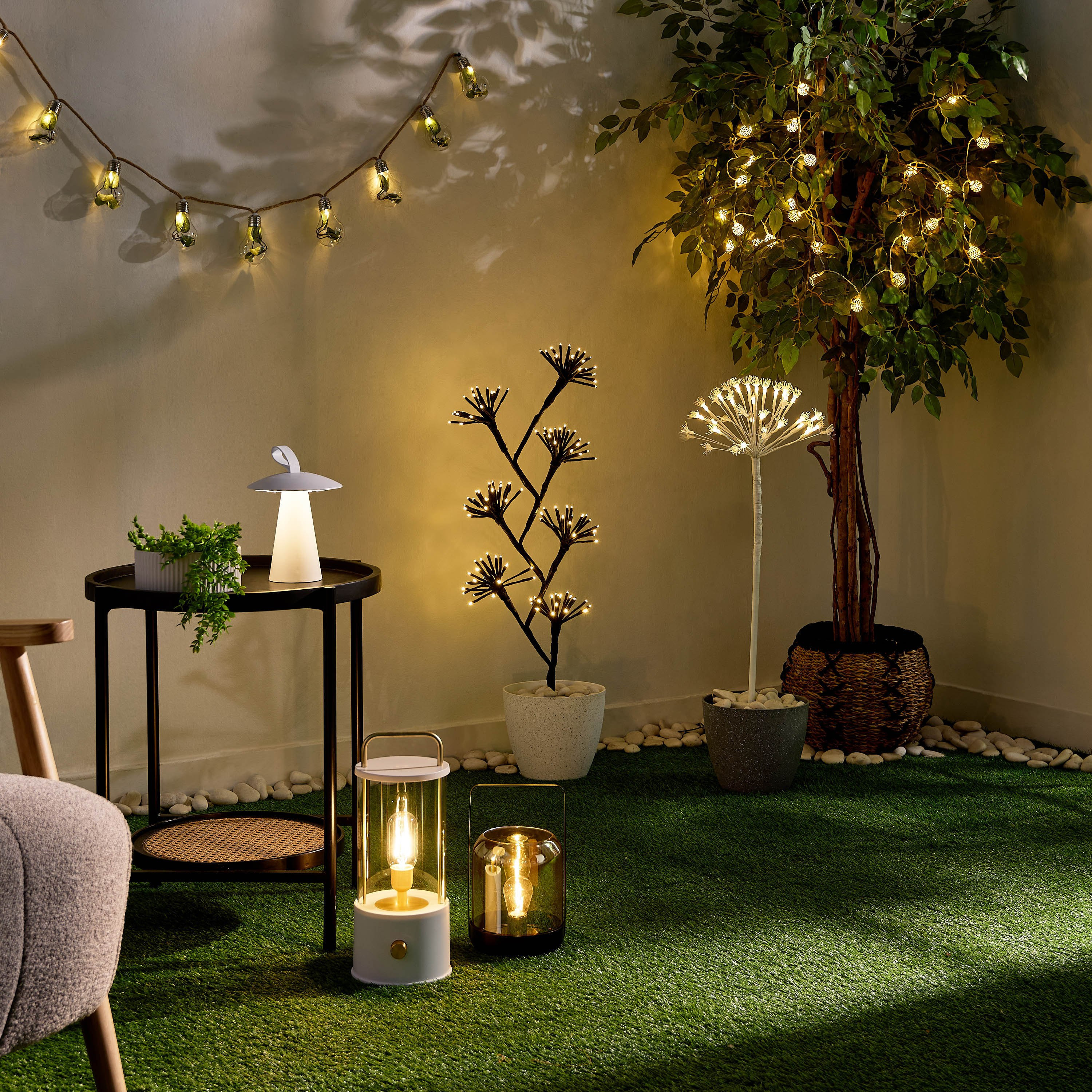 Dux Lantern Lamp with Glass Shade and Iron Base - 14.5x24.5 cm-hbxdiningroom-lighting-decorativesandstringlights-image-5