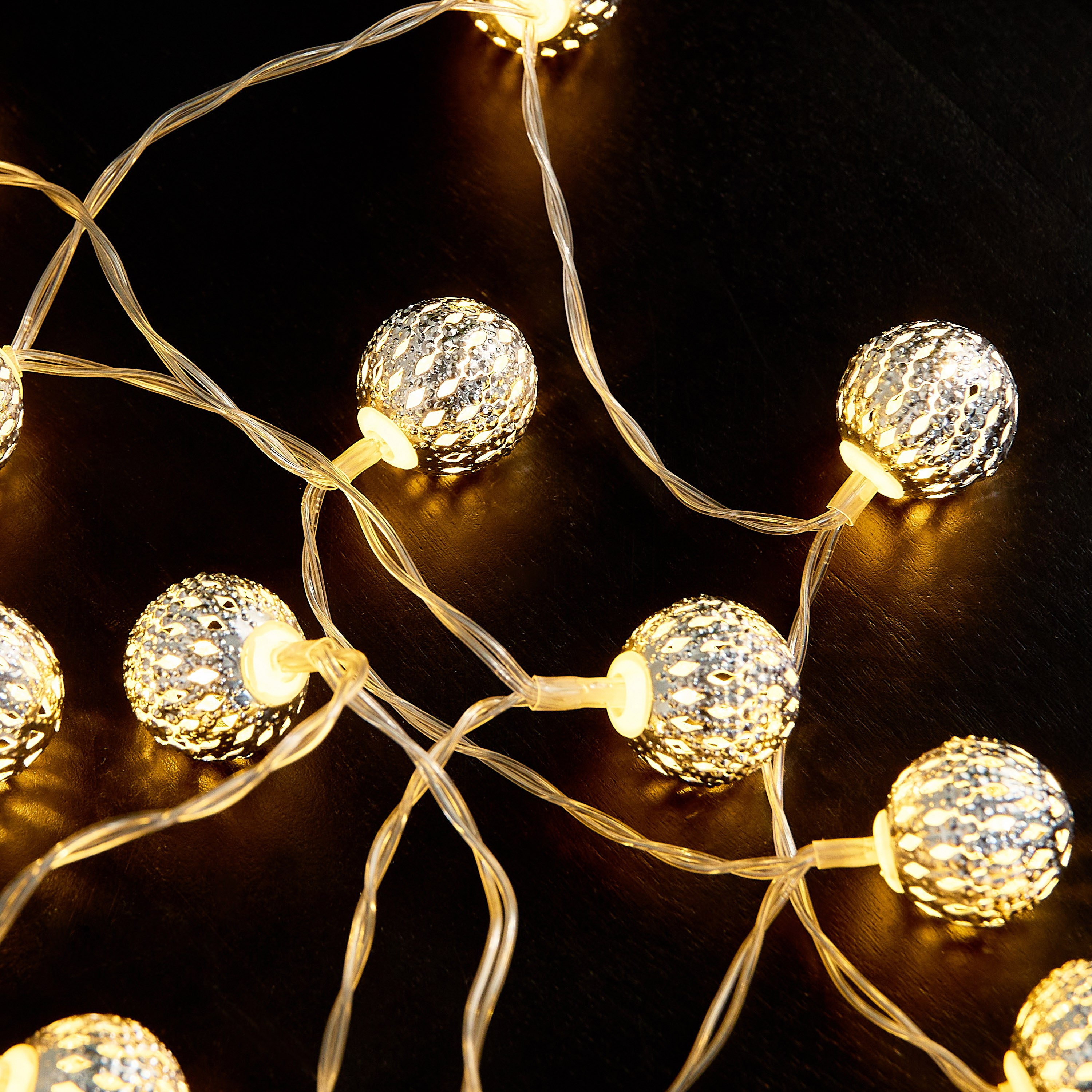 حبل إضاءة بتصميم كرات معدنية مع 15 لمبة إل إي دي من دوكس-hbxdiningroom-lighting-decorativesandstringlights-image-3