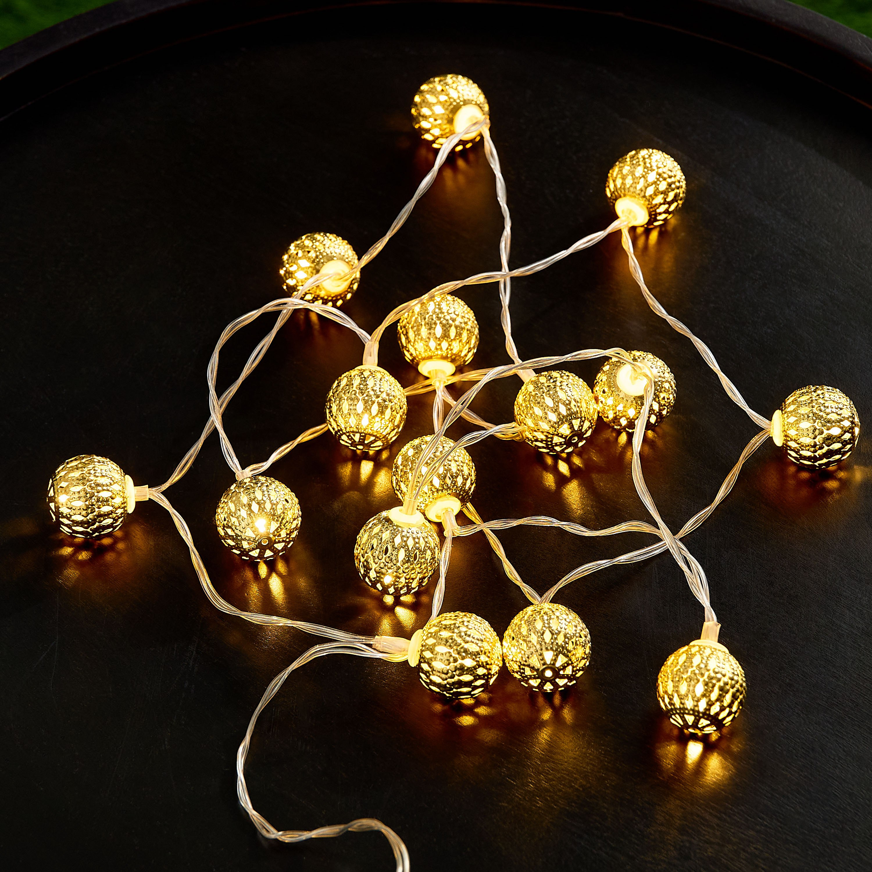 حبل إضاءة بتصميم كرات معدنية مع 15 لمبة إل إي دي أبيض دافيء من دوكس-hbxdiningroom-lighting-decorativesandstringlights-image-1