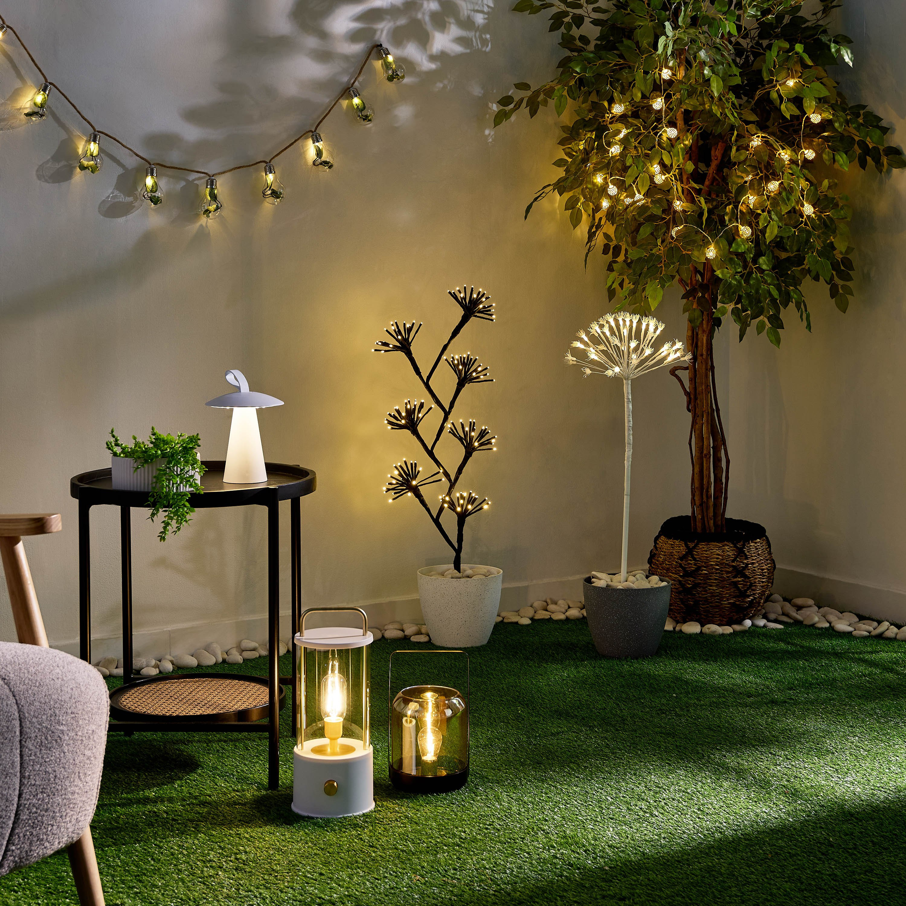 حبل إضاءة بتصميم كرات معدنية مع 15 لمبة إل إي دي أبيض دافيء من دوكس-hbxdiningroom-lighting-decorativesandstringlights-image-5