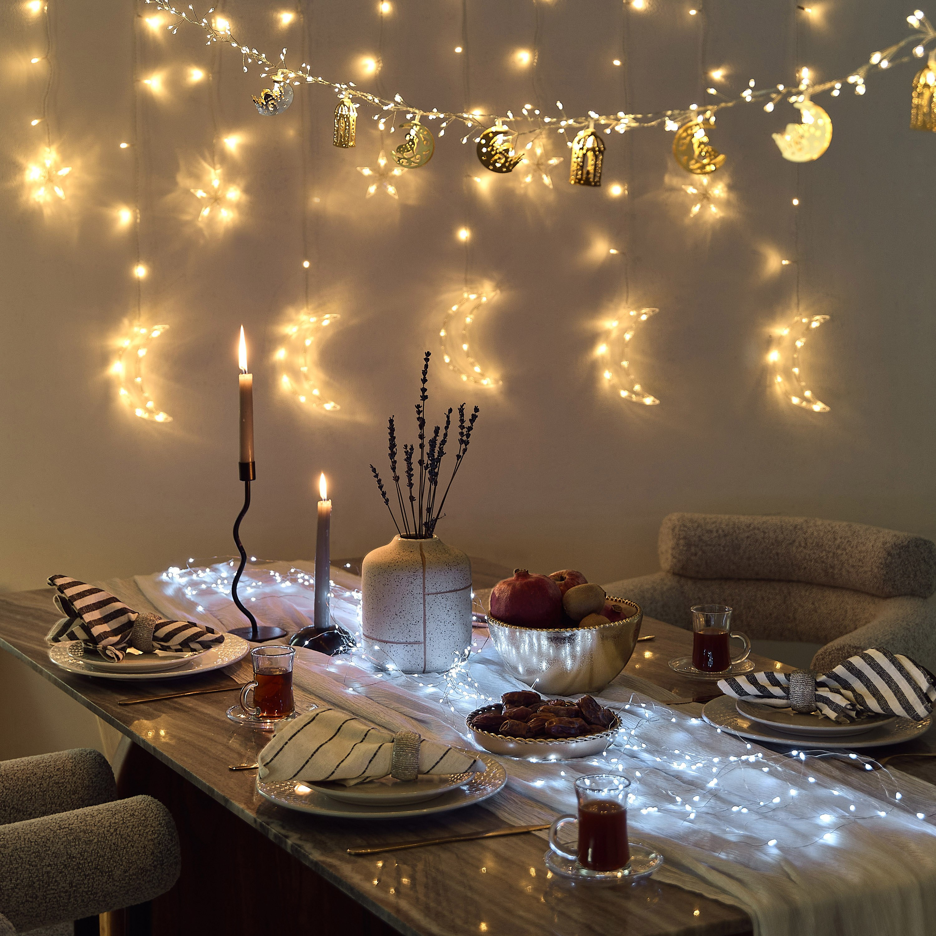 مصابيح نافذة على شكل نجمة وقمر 10 شريط و115 مصباح ليد دافئ من دوكس - 135x83 سم-hbxdiningroom-lighting-decorativesandstringlights-image-4