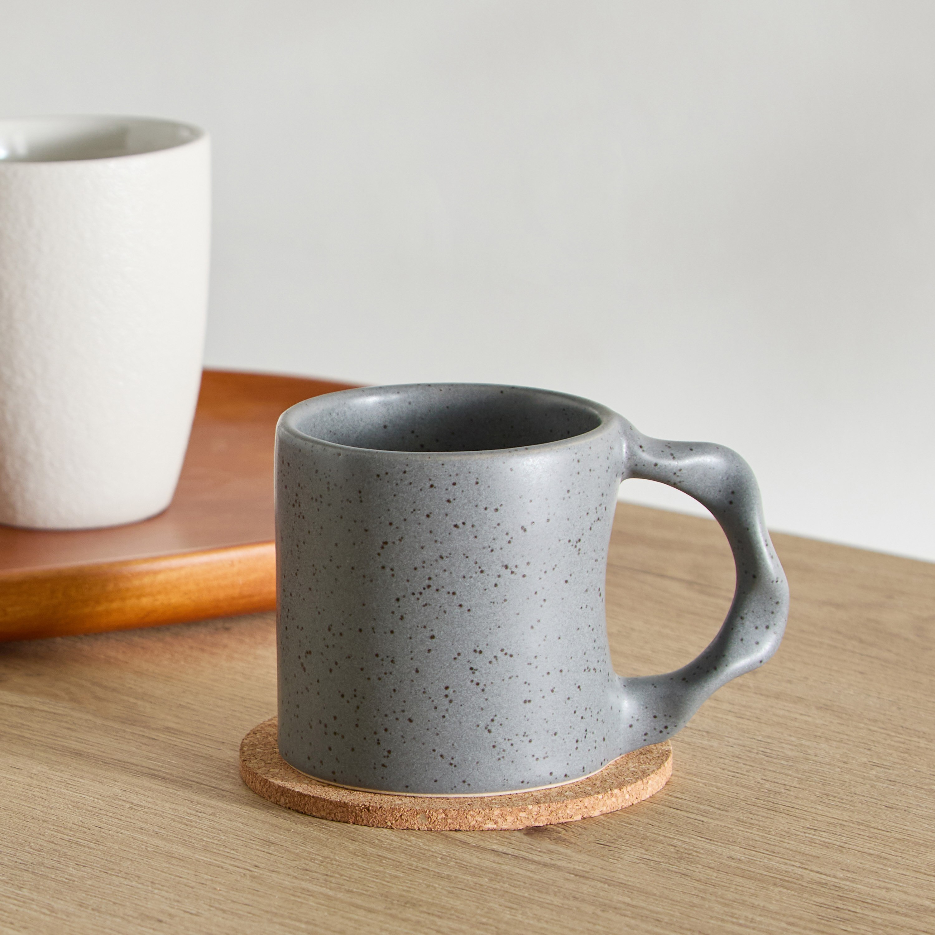 Donna Stoneware Mug Twist handle - 230 ml-hbxhomeware-diningandtabletop-coffeeandteasets-image-1