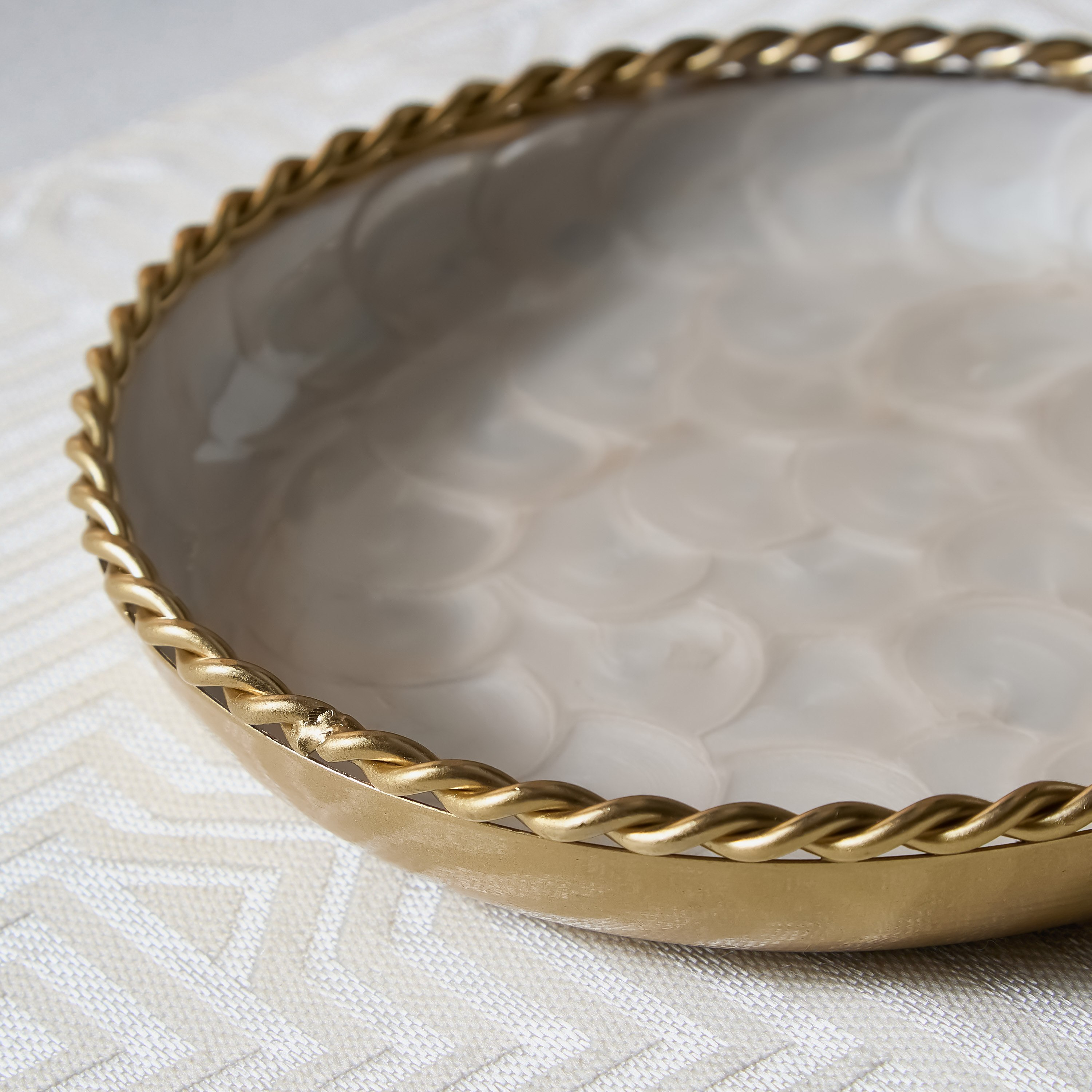 صحن مطلي بتصميم صدفي من ليرا-hbxhomeware-hbxdecorandfurnishings-image-3