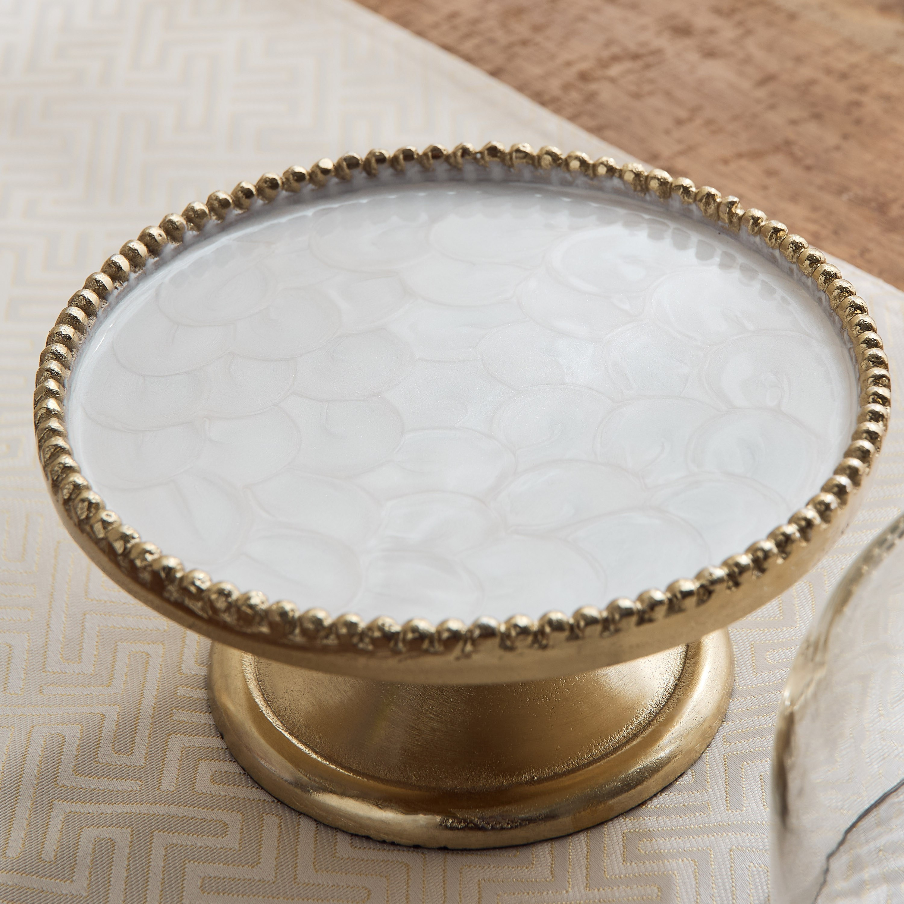 Lera Glass Cheese Dome with Metal Base - 21x21x23 cm-hbxdecorandfurnishings-tabletop-serveware-image-3