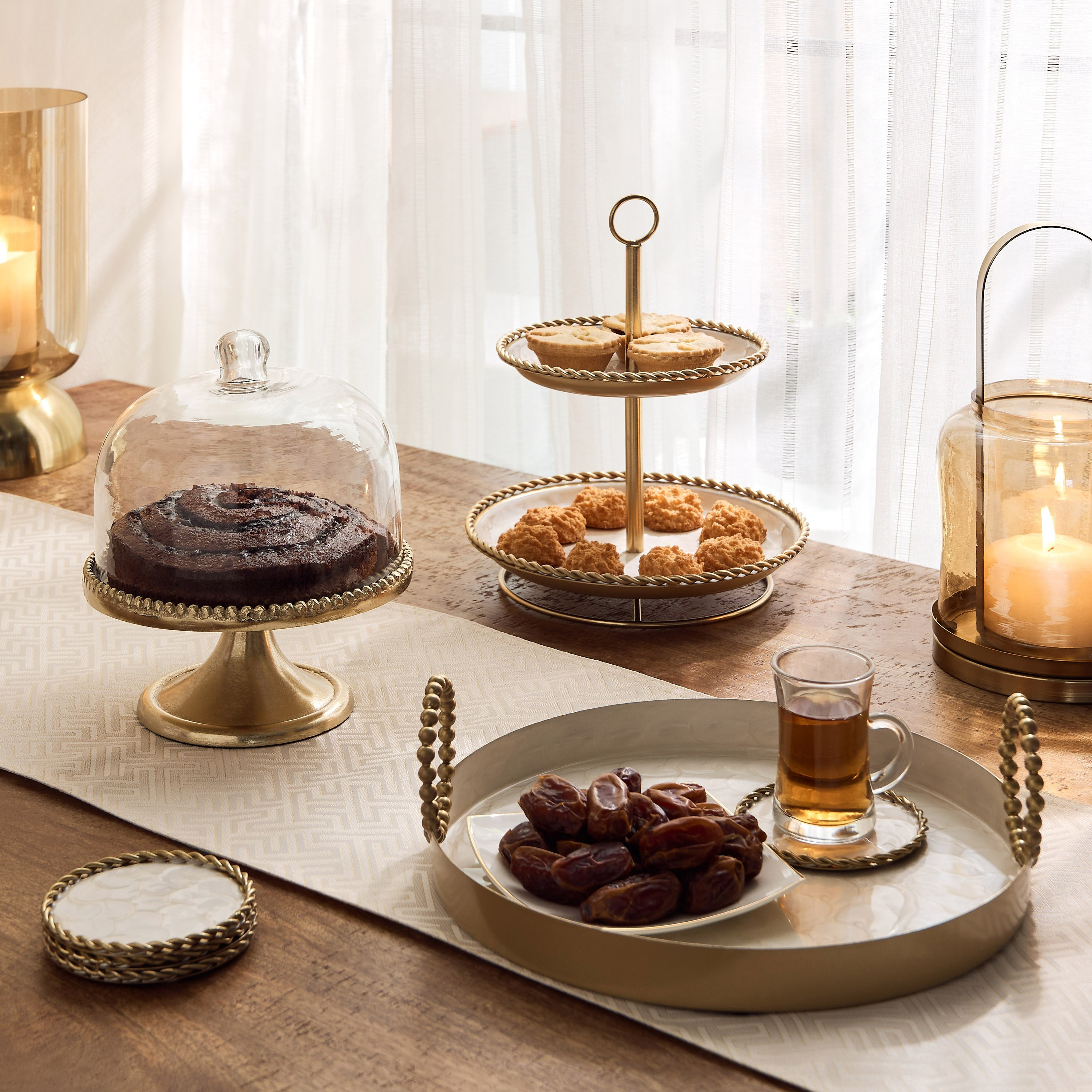 Lera Glass Cheese Dome with Metal Base - 21x21x23 cm-hbxdecorandfurnishings-tabletop-serveware-image-5