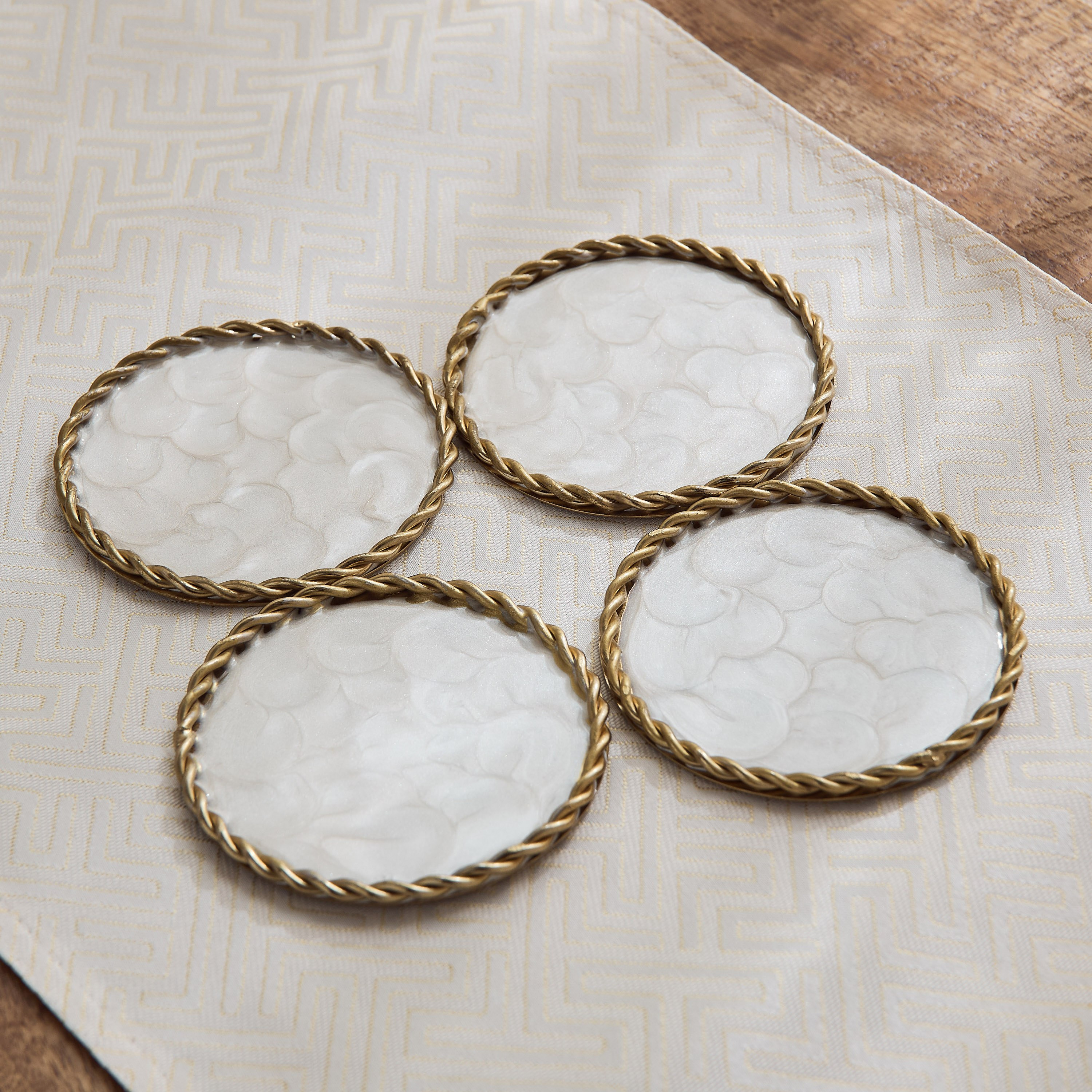 قواعد أكواب صدفية مطلية من ليرا-hbxdecorandfurnishings-tabletop-serveware-image-3