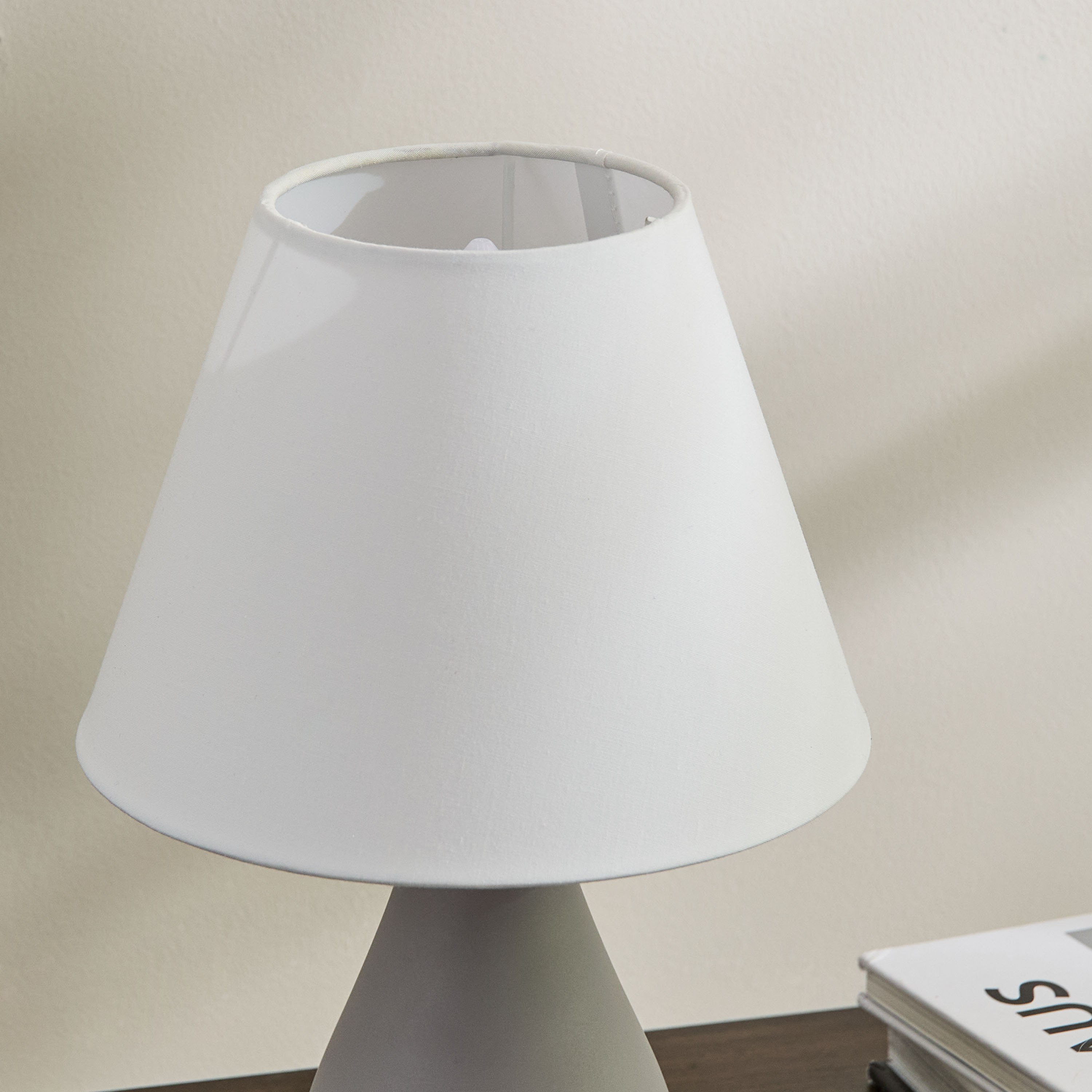 مصباح طاولة سيراميك مع غطاء قماش من ماربيلا - 28.5 سم-hbxbedroom-lighting-tablelamps-image-3