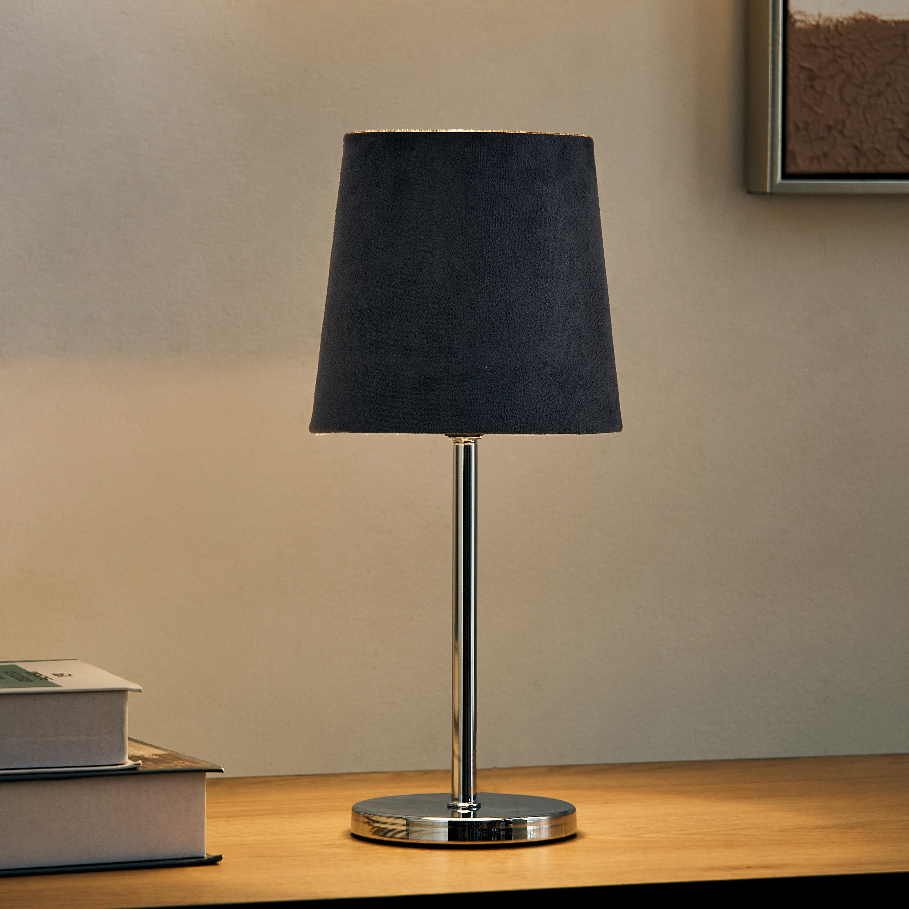 مصباح طاولة معدن مع غطاء مخملي من ماربيلا - 31.5 سم-PROMO_HB_AE_B1G1_250925-image-1