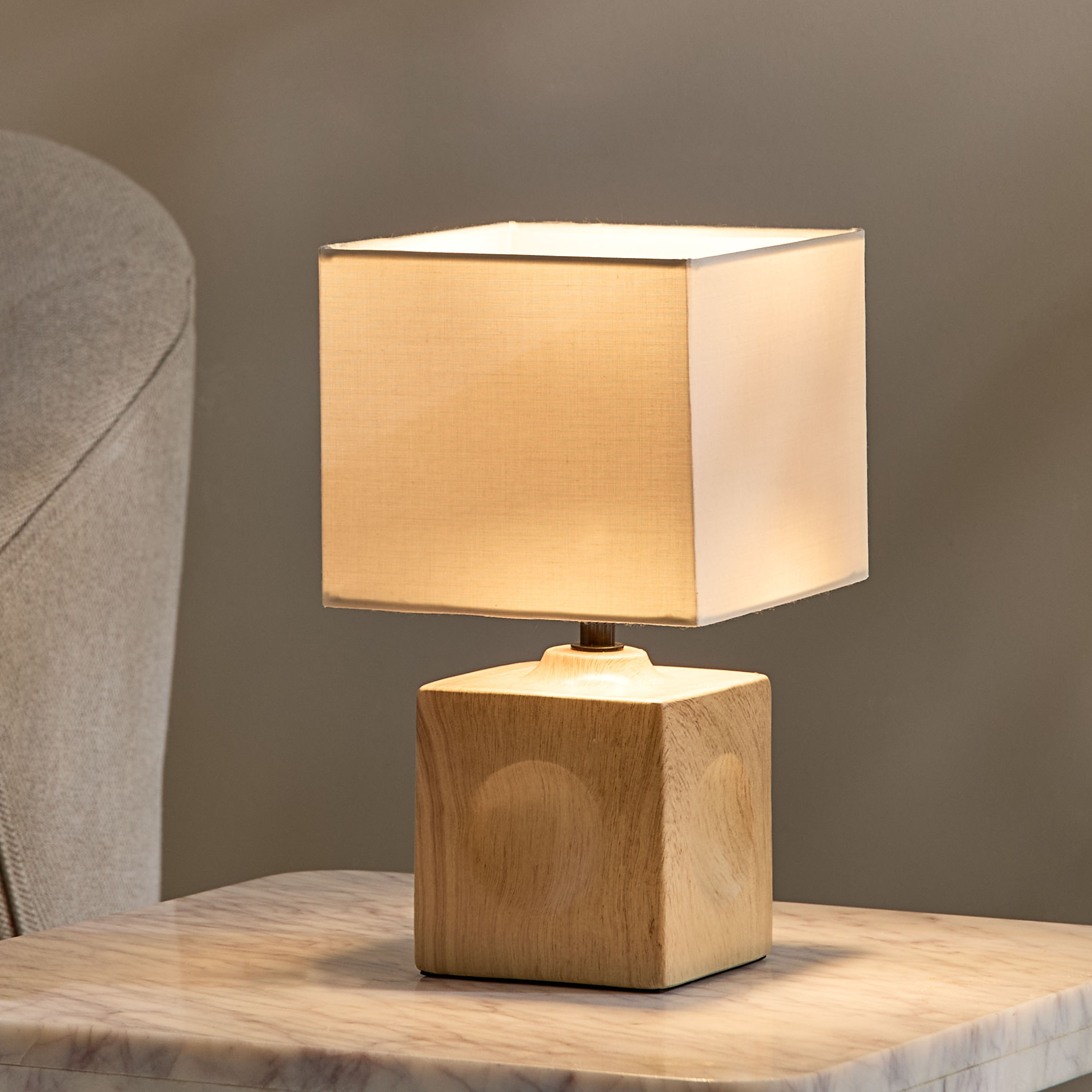 مصباح طاولة سيراميك مع غطاء قماش من ماربيلا - 26.5 سم-hbxbedroom-lighting-tablelamps-image-2