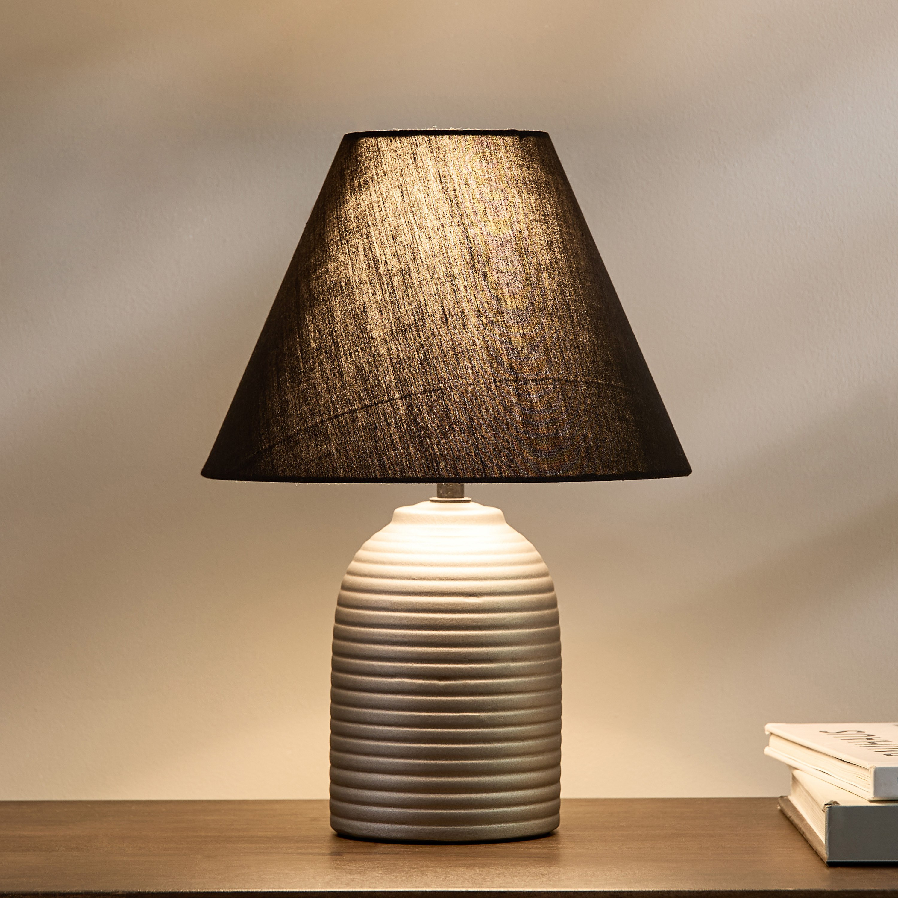 مصباح طاولة سيراميك مع غطاء قماش من ماربيلا - 32 سم-hbxbedroom-lighting-tablelamps-image-2