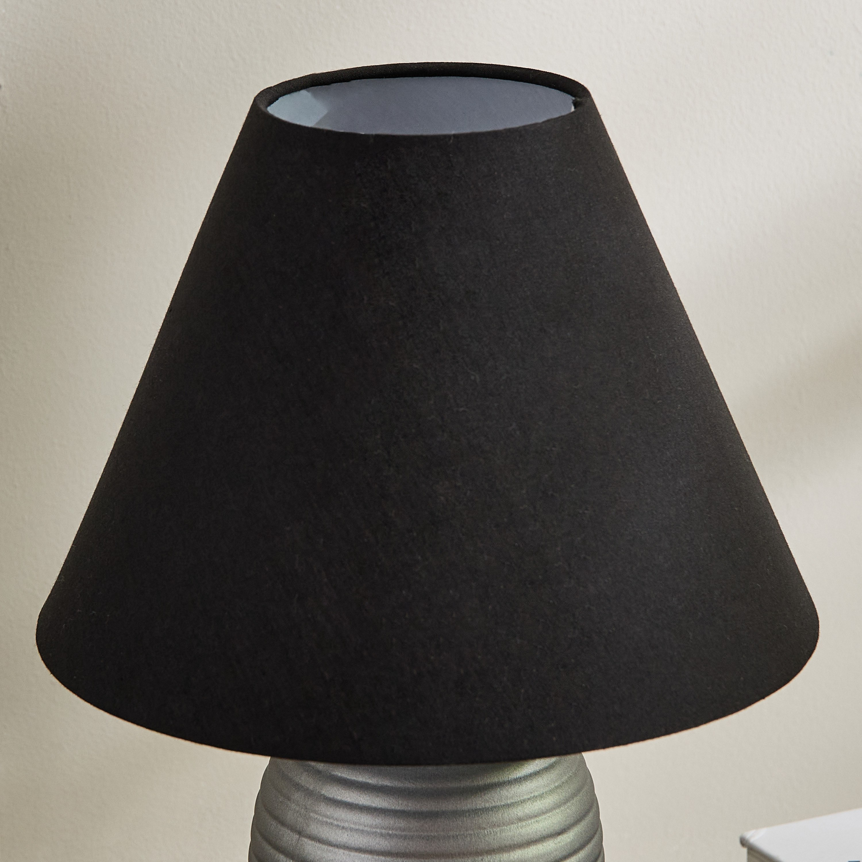 مصباح طاولة سيراميك مع غطاء قماش من ماربيلا - 32 سم-hbxbedroom-lighting-tablelamps-image-3