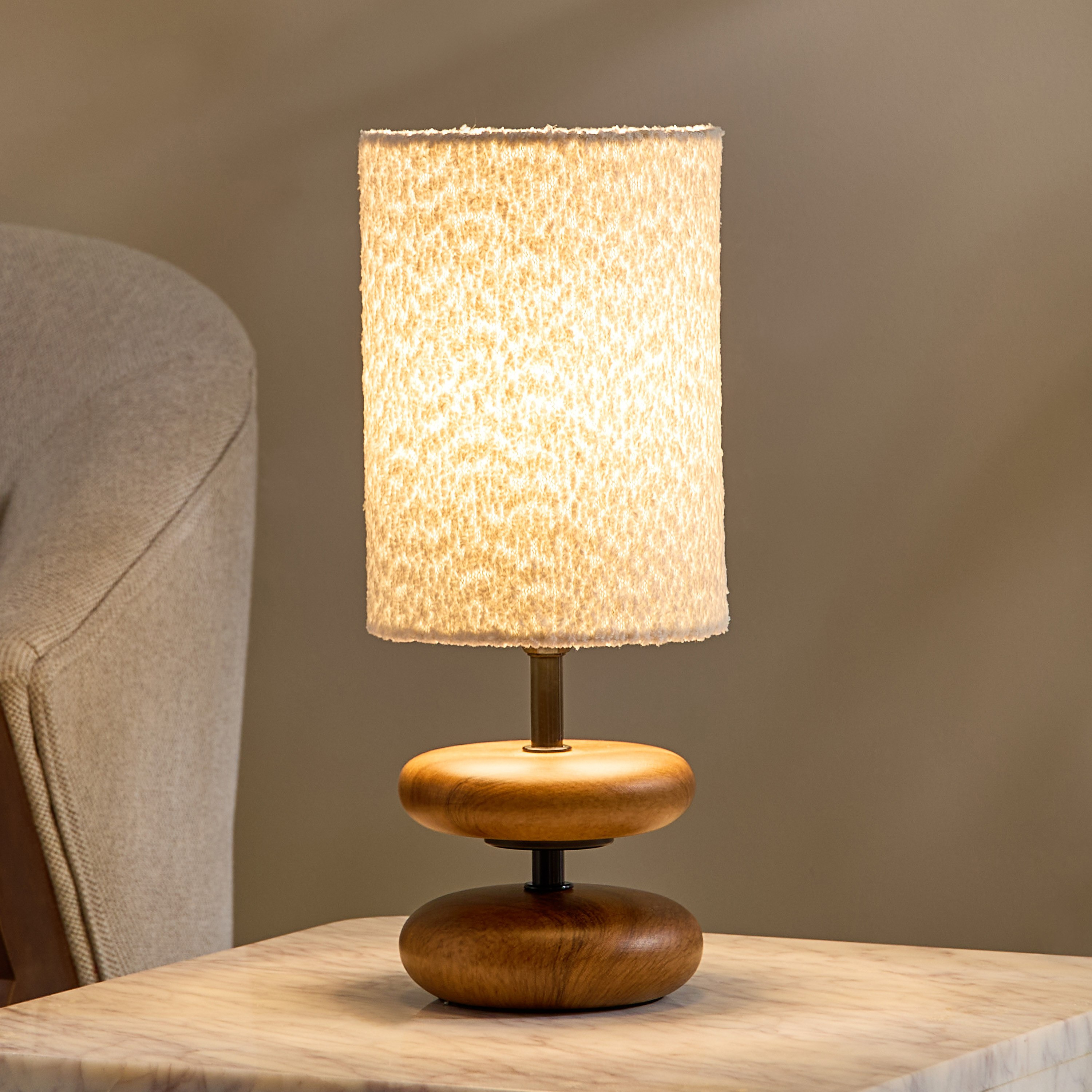 مصباح طاولة سيراميك مع غطاء كشمير وبوكليه من ماربيلا - 33.5 سم-hbxbedroom-lighting-tablelamps-image-2