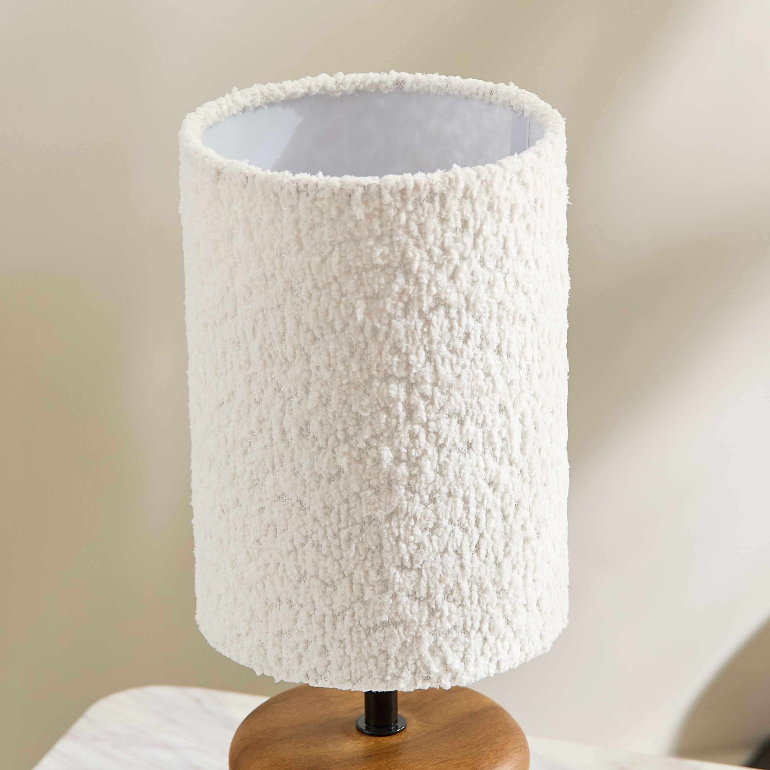 مصباح طاولة سيراميك مع غطاء كشمير وبوكليه من ماربيلا - 33.5 سم-hbxbedroom-lighting-tablelamps-image-3