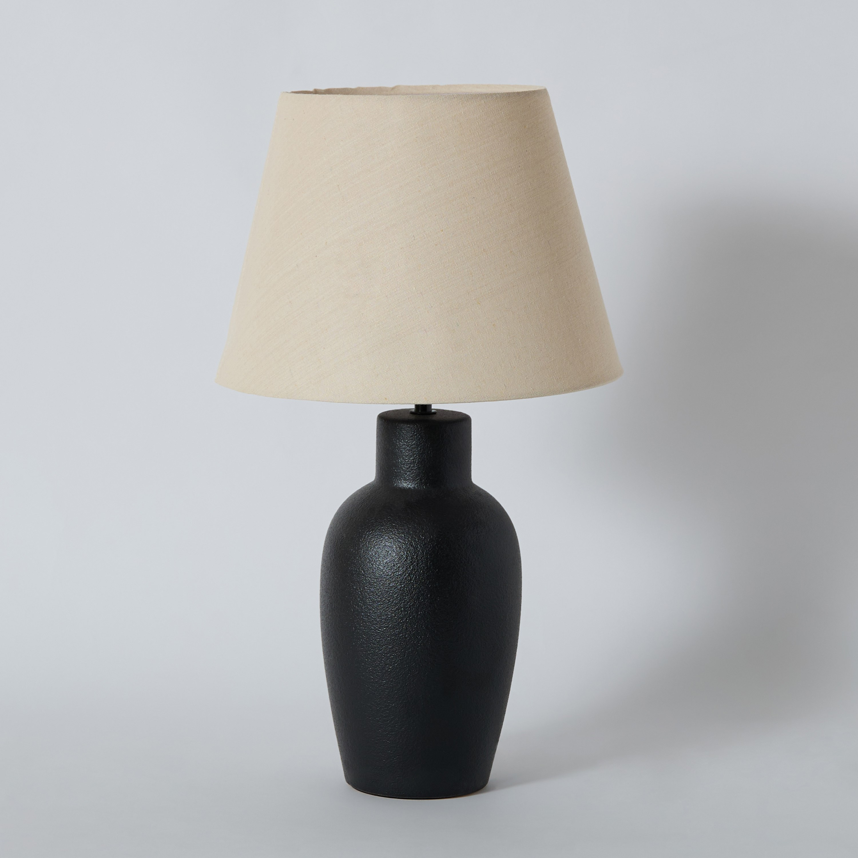 مصباح طاولة سيراميك مع غطاء كتان من ماربيلا - 52 سم-hbxbedroom-lighting-tablelamps-image-7