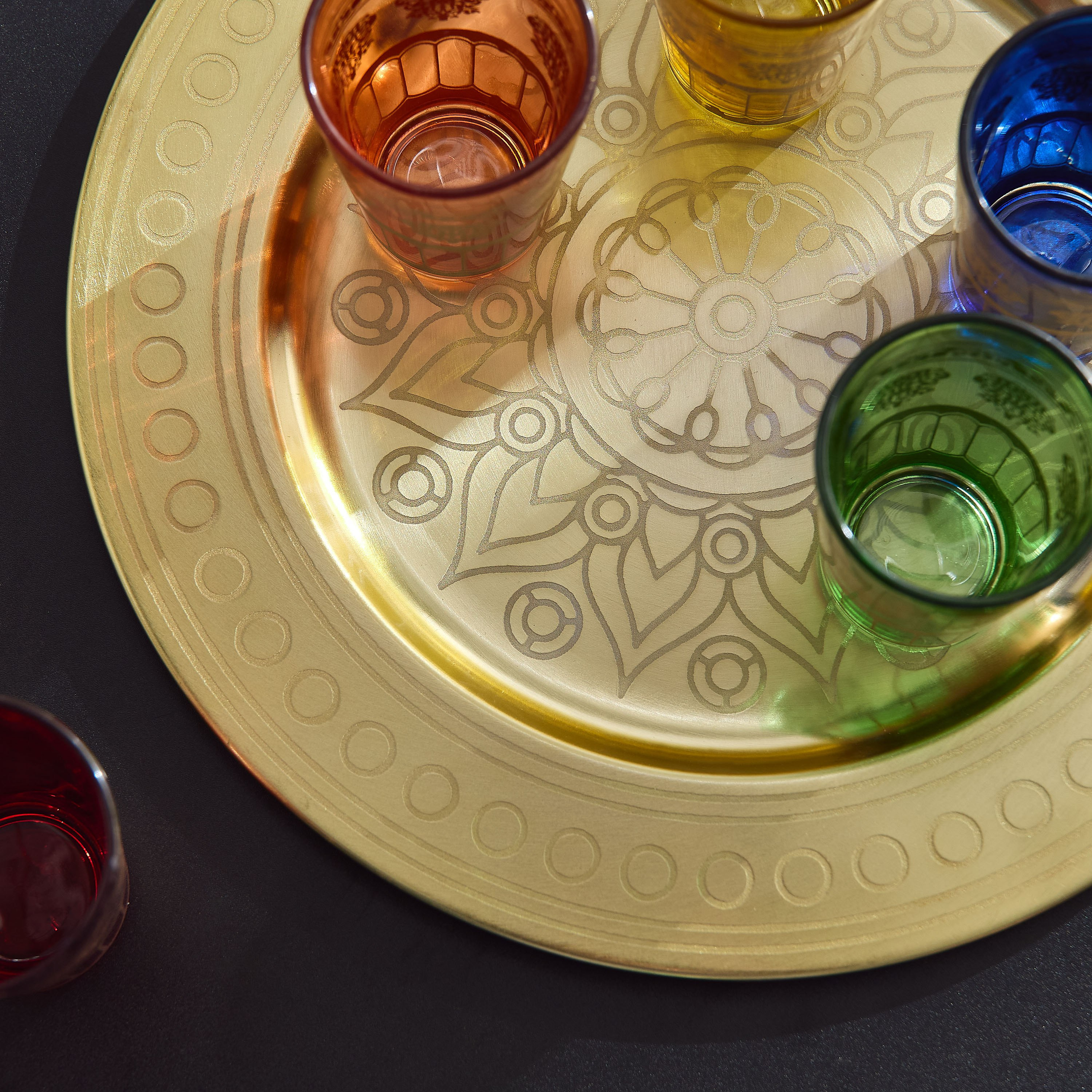 طقم أكواب 6 قطع مع صينية معدن مستديرة من إينيد-hbxhomeware-hbxdecorandfurnishings-image-3