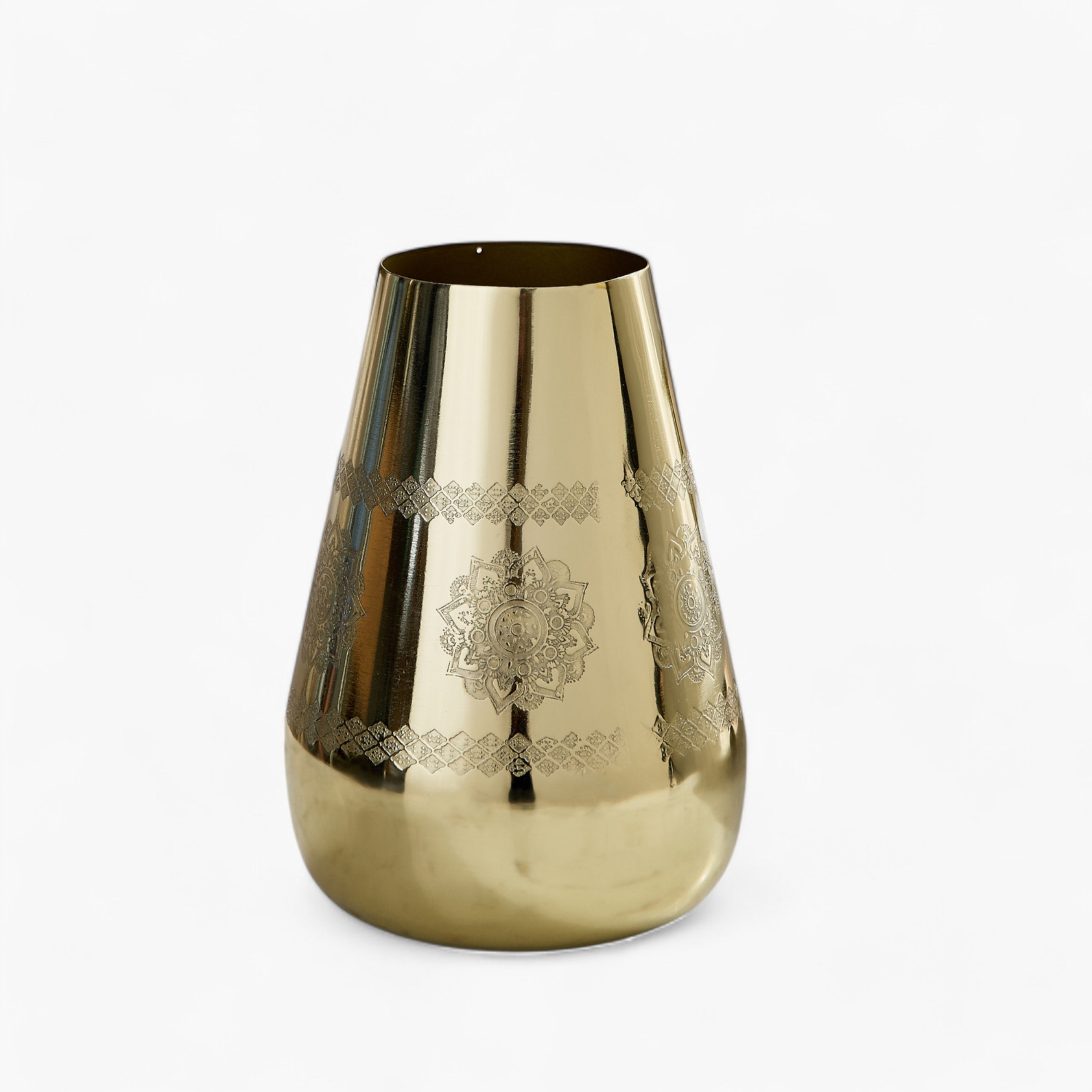 مزهرية معدنية محفورة من إيساك - 15.5x15.5x21 سم-hbxbedroom-decorandaccessories-vases-image-6