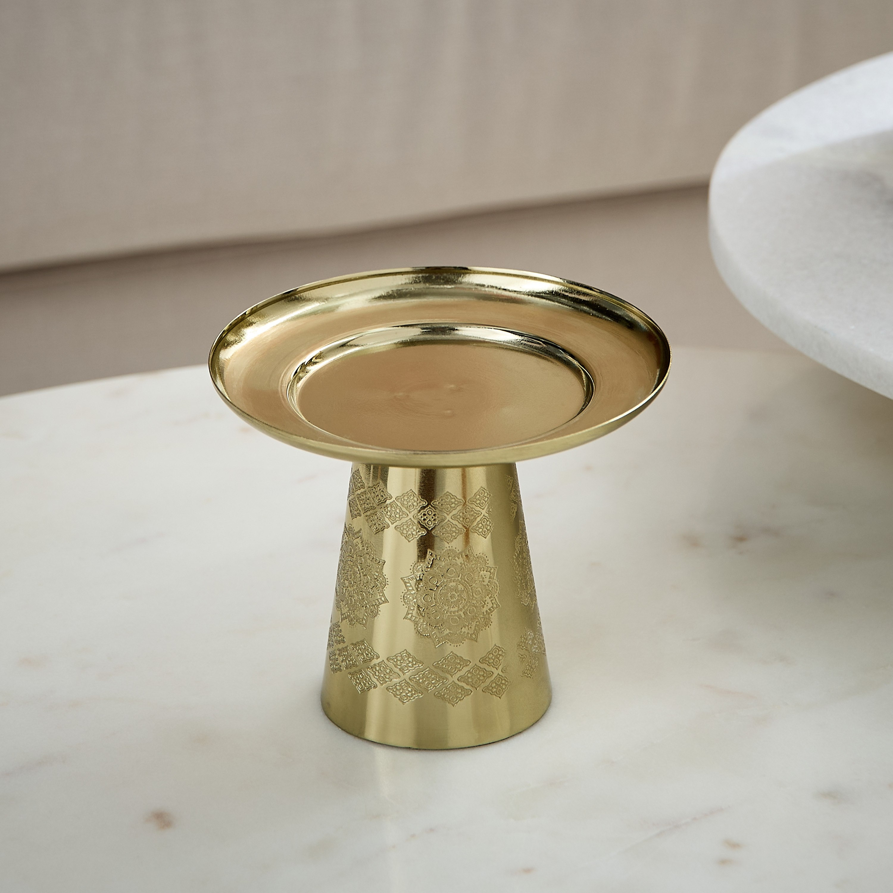 حامل شموع معدني محفور من إيساك - 12.5x12.5x11 سم-hbxlivingroom-decorandaccessories-candleholders-image-2
