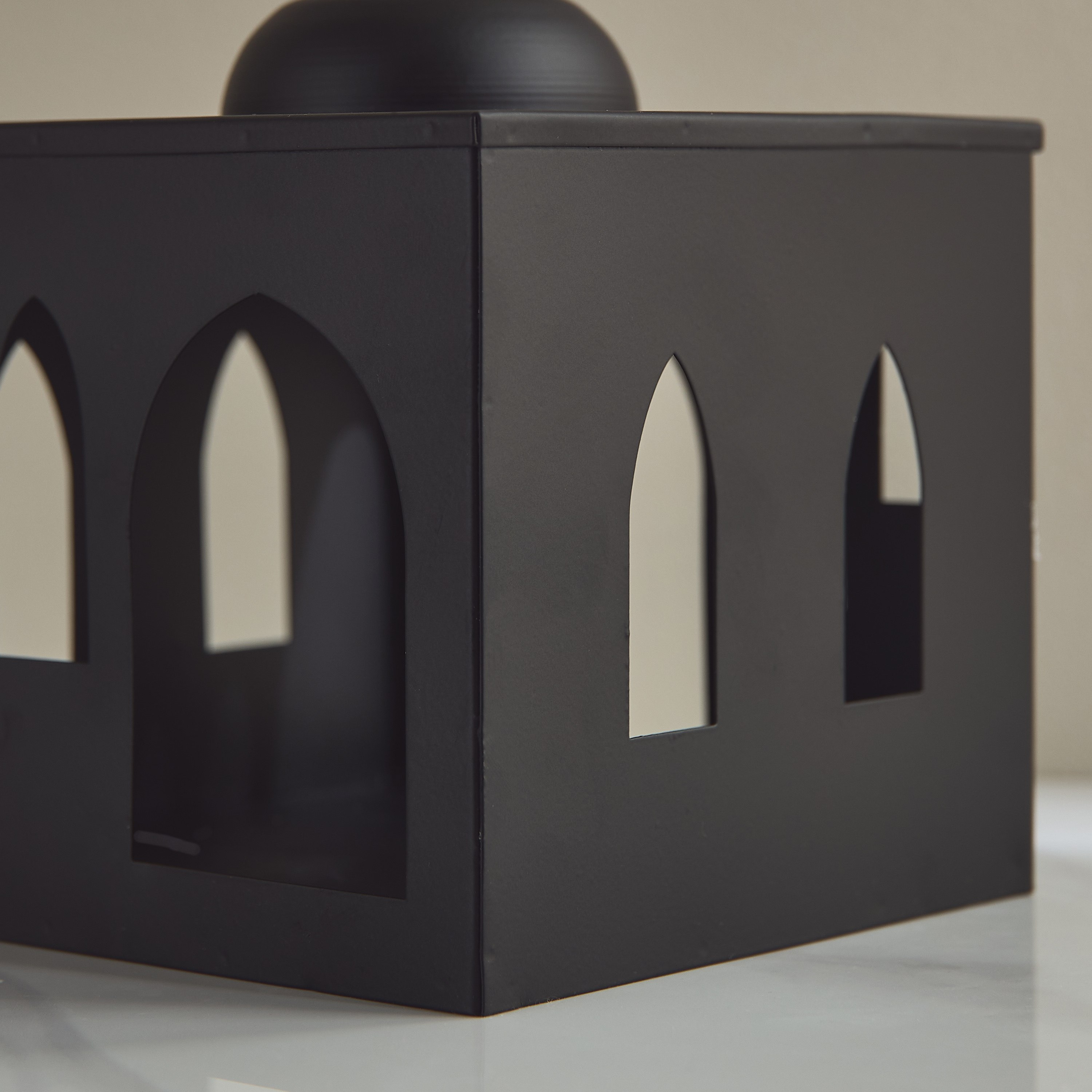 حامل شموع صغيرة على شكل منزل معدن من سكافت - 14.5x14x19 سم-hbxlivingroom-decorandaccessories-candleholders-image-4