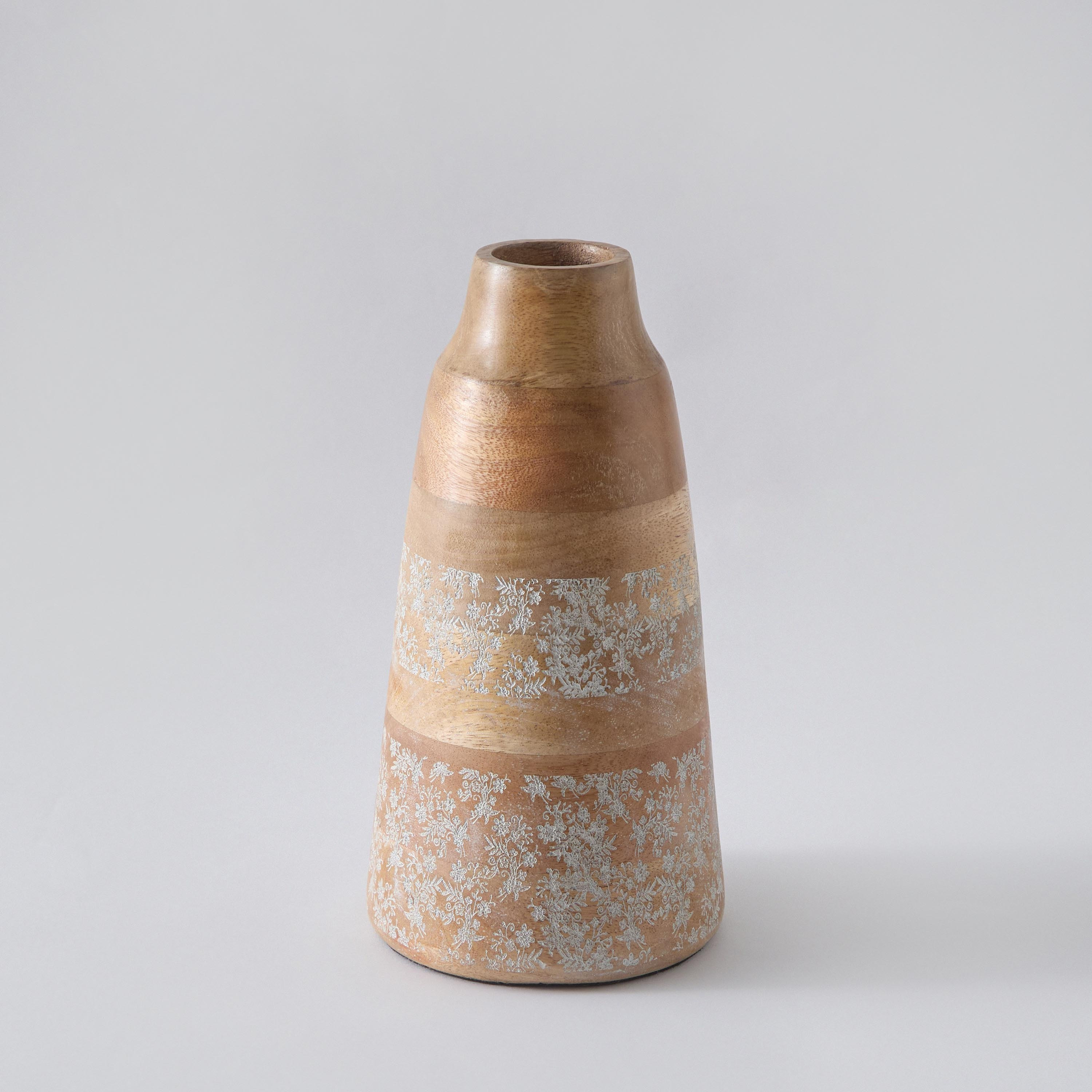 مزهرية من الخشب الطبيعي المنقوش ونمط الدانتيل - 13x13x24 سم-hbxbedroom-decorandaccessories-vases-image-6