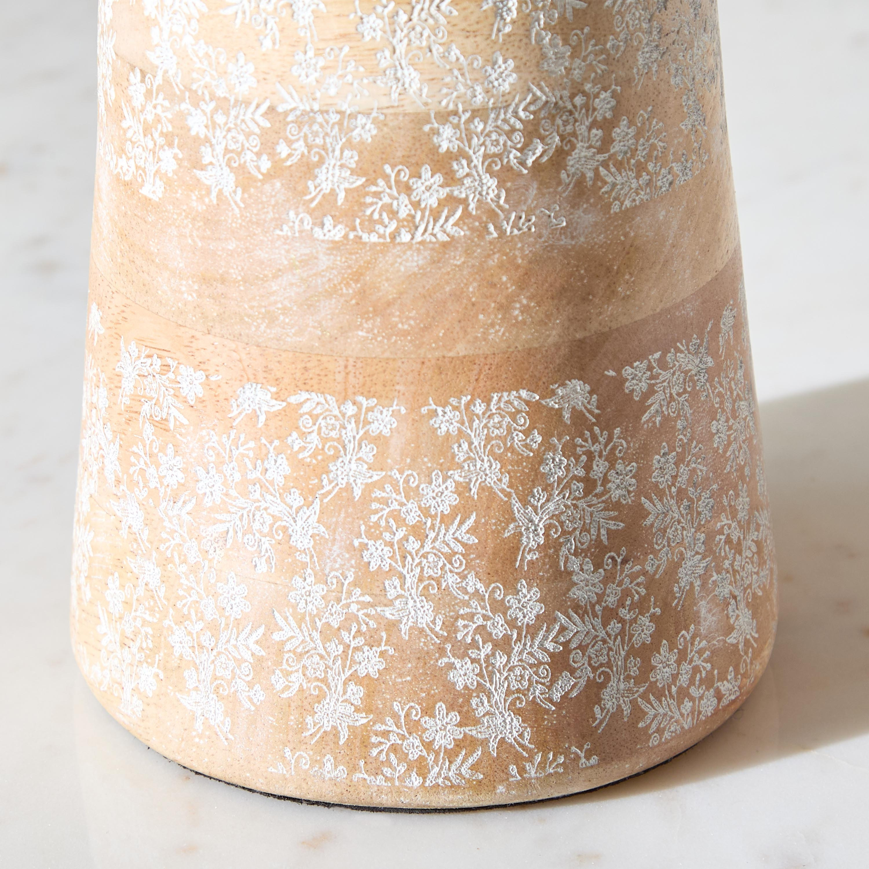 مزهرية من الخشب الطبيعي المنقوش ونمط الدانتيل - 13x13x24 سم-hbxbedroom-decorandaccessories-vases-image-4