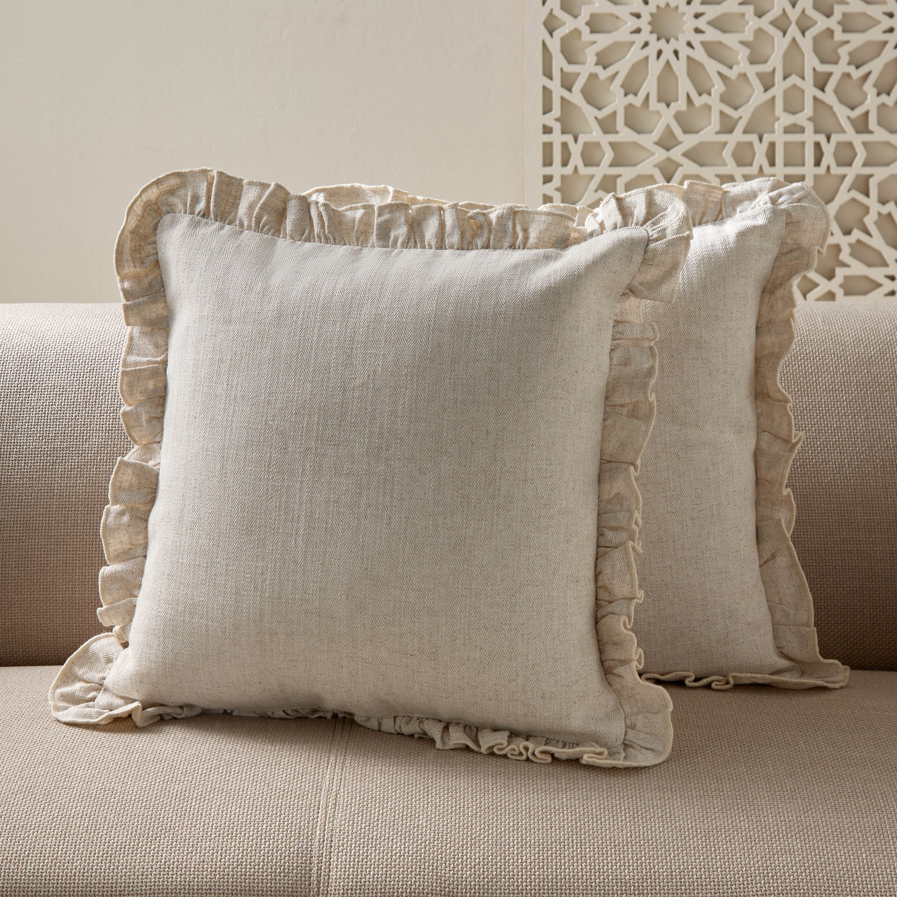 طقم وسائد محشوة قطعتين من كوزي سكالوب - 50x50 سم-hbxhomeware-hbxbedroom-image-1