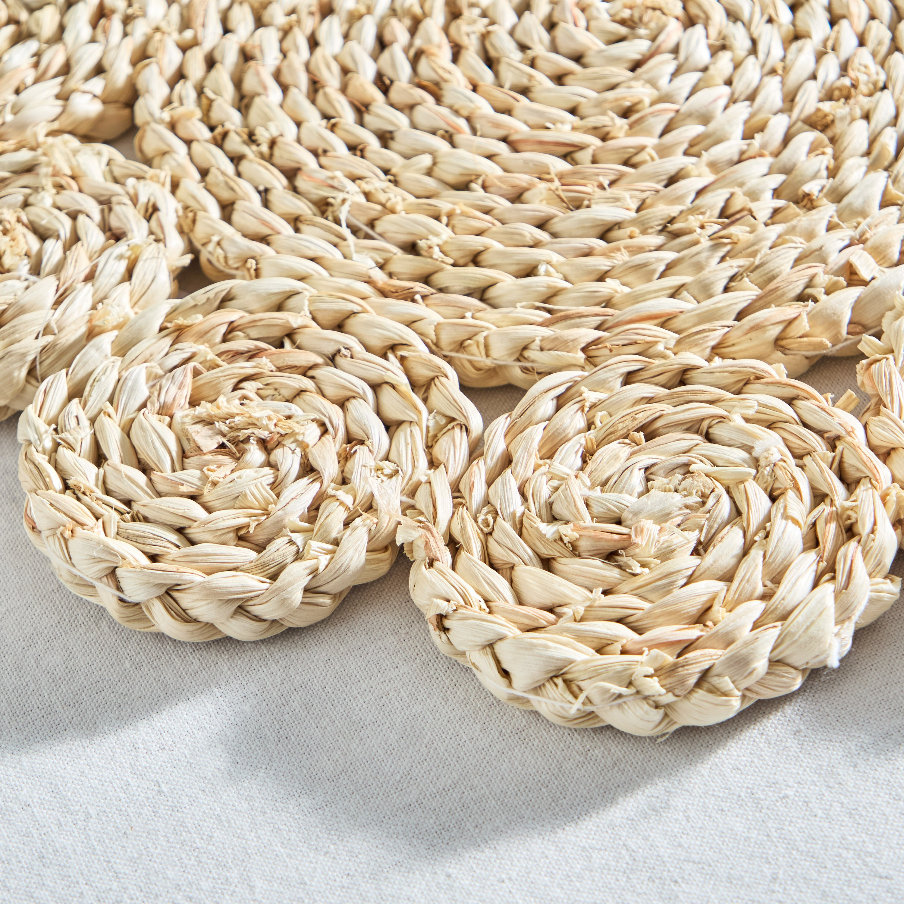 لبادة صحون مستديرة من قشر الشعير - 38 سم-hbxdecorandfurnishings-homefurnishings-tablelinens-image-3