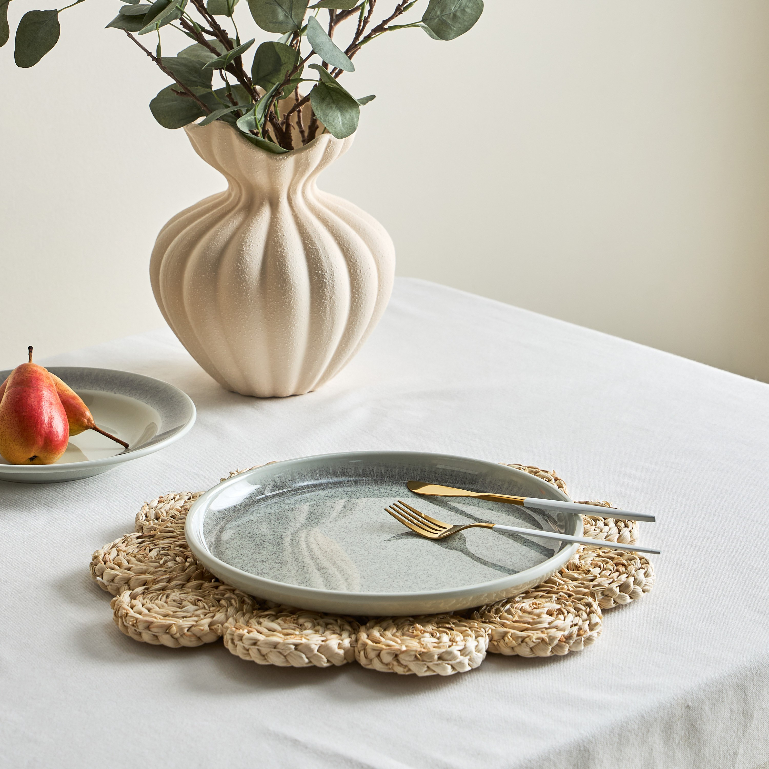 لبادة صحون مستديرة من قشر الشعير - 38 سم-hbxdecorandfurnishings-homefurnishings-tablelinens-image-4