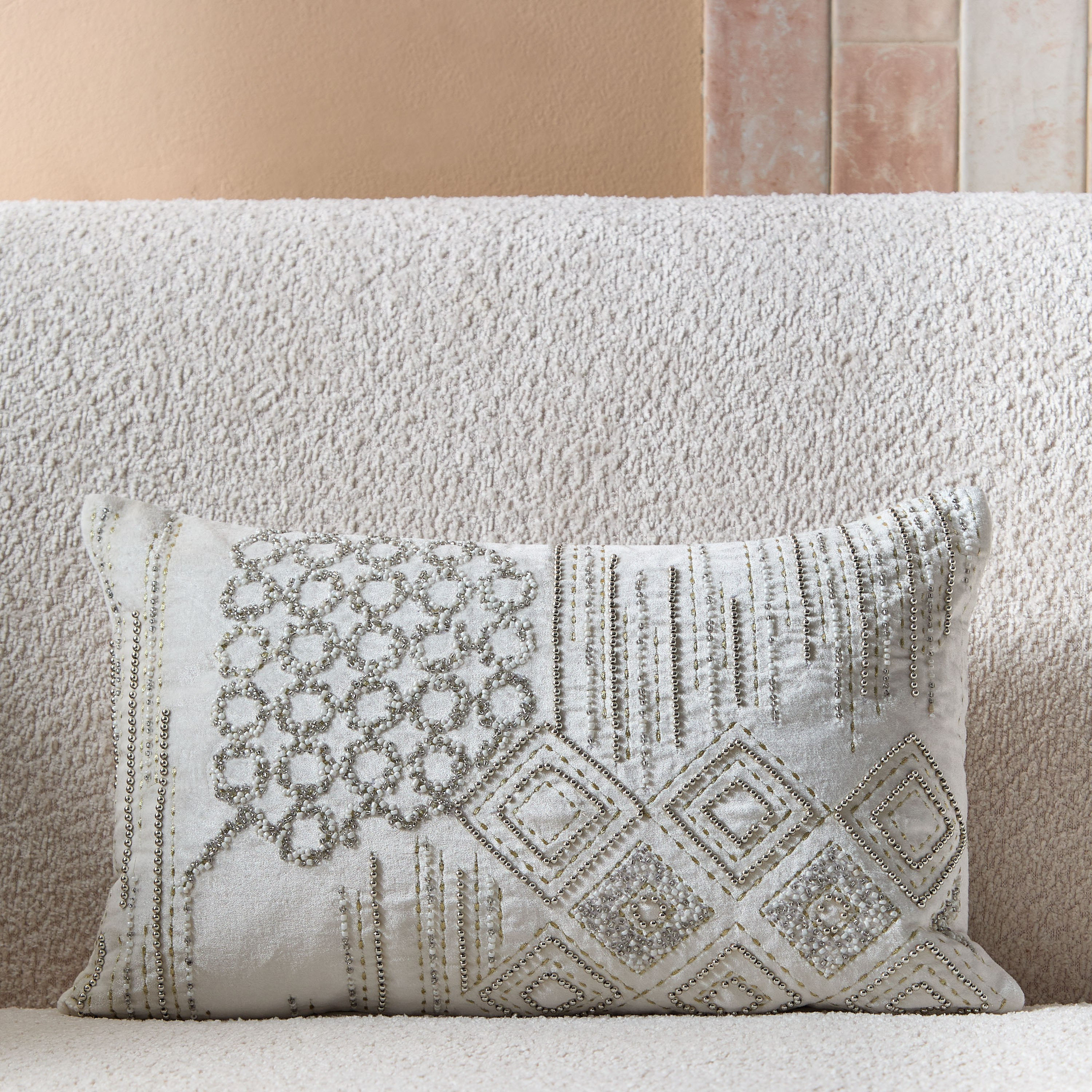 وسادة محشوة دايموند من بيترا - 30x50 سم-hbxhomeware-hbxbedroom-image-1