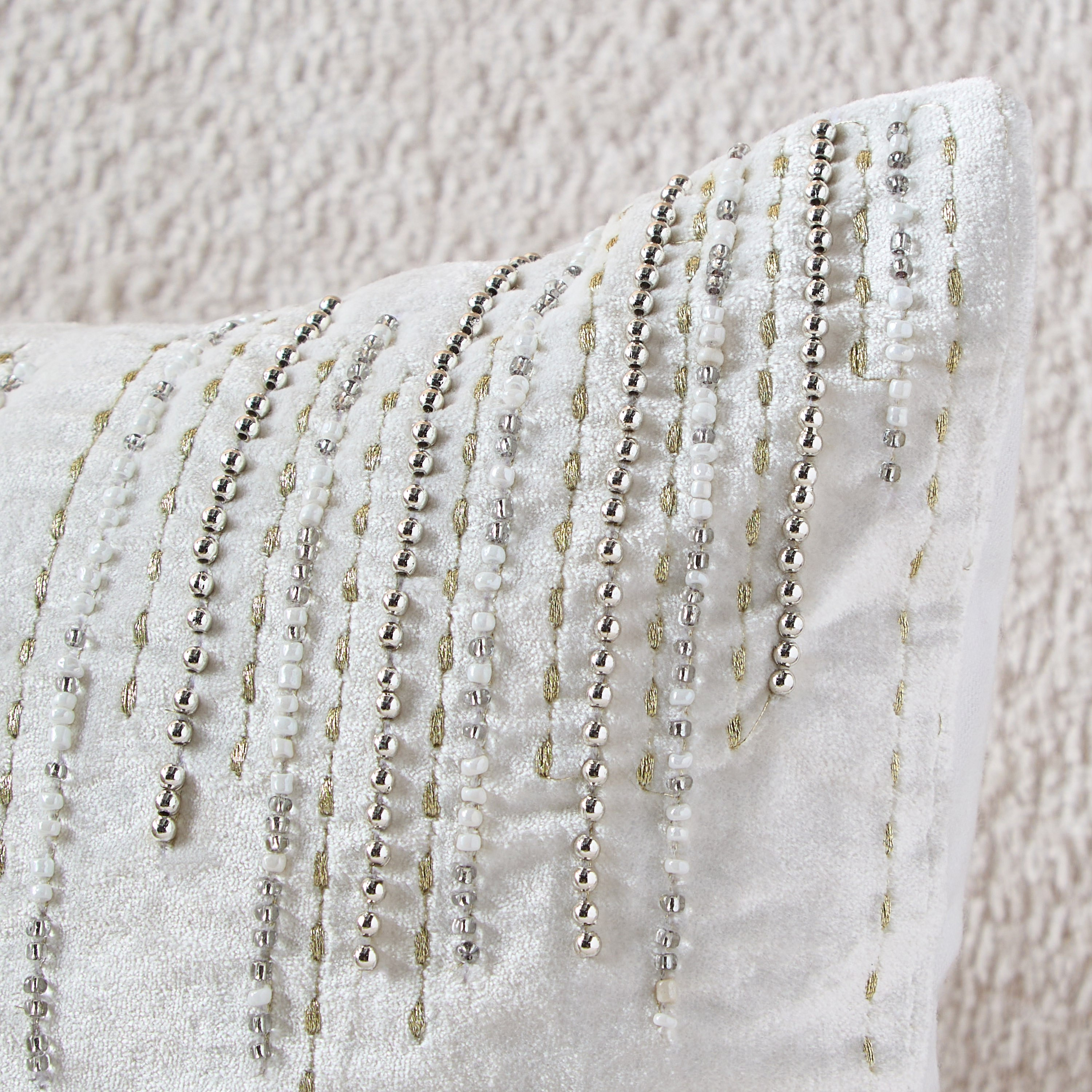 وسادة محشوة دايموند من بيترا - 30x50 سم-hbxhomeware-hbxbedroom-image-2