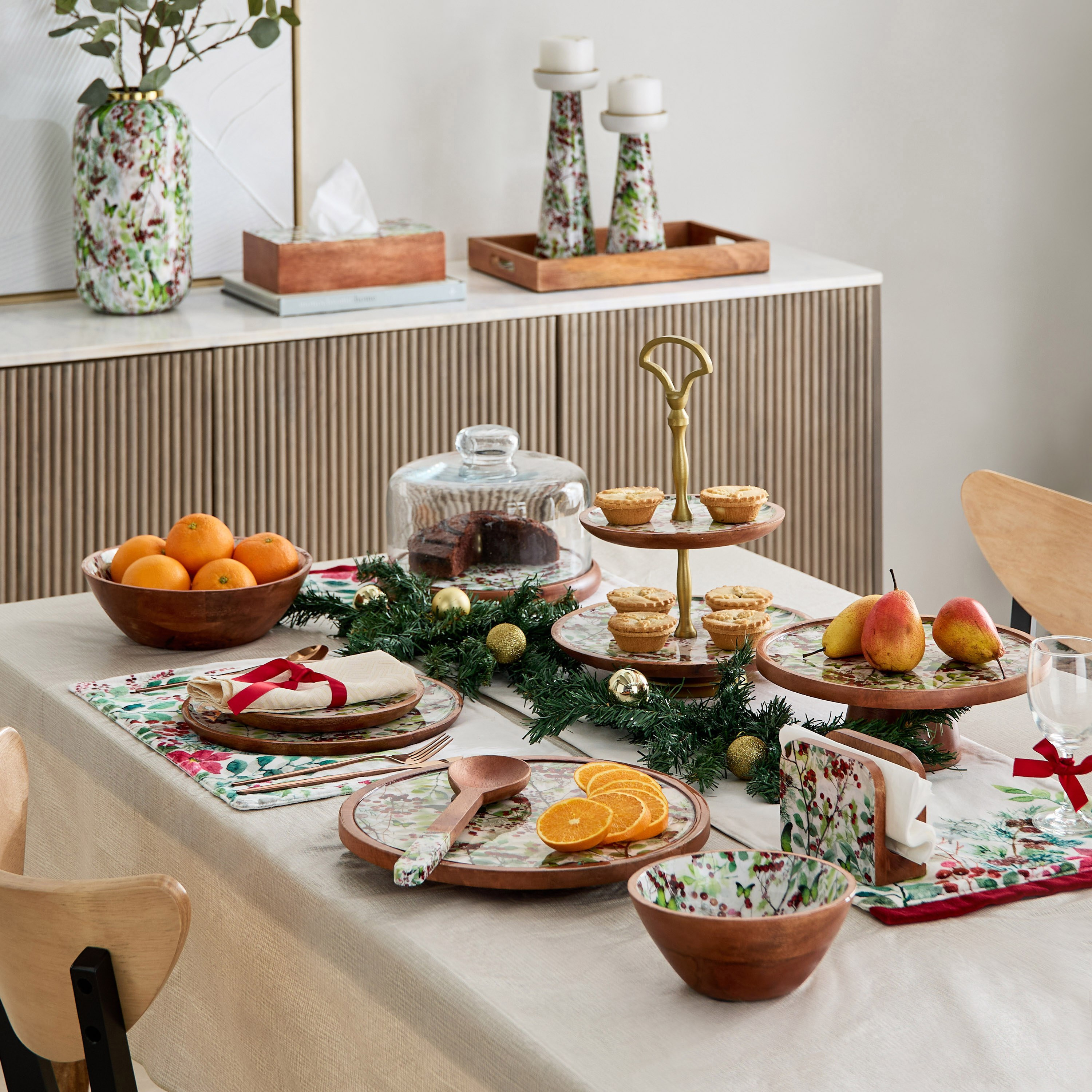 مفرش طاولة كريسماس بيريز - 33×120 سم-hbxdecorandfurnishings-homefurnishings-tablelinens-image-5