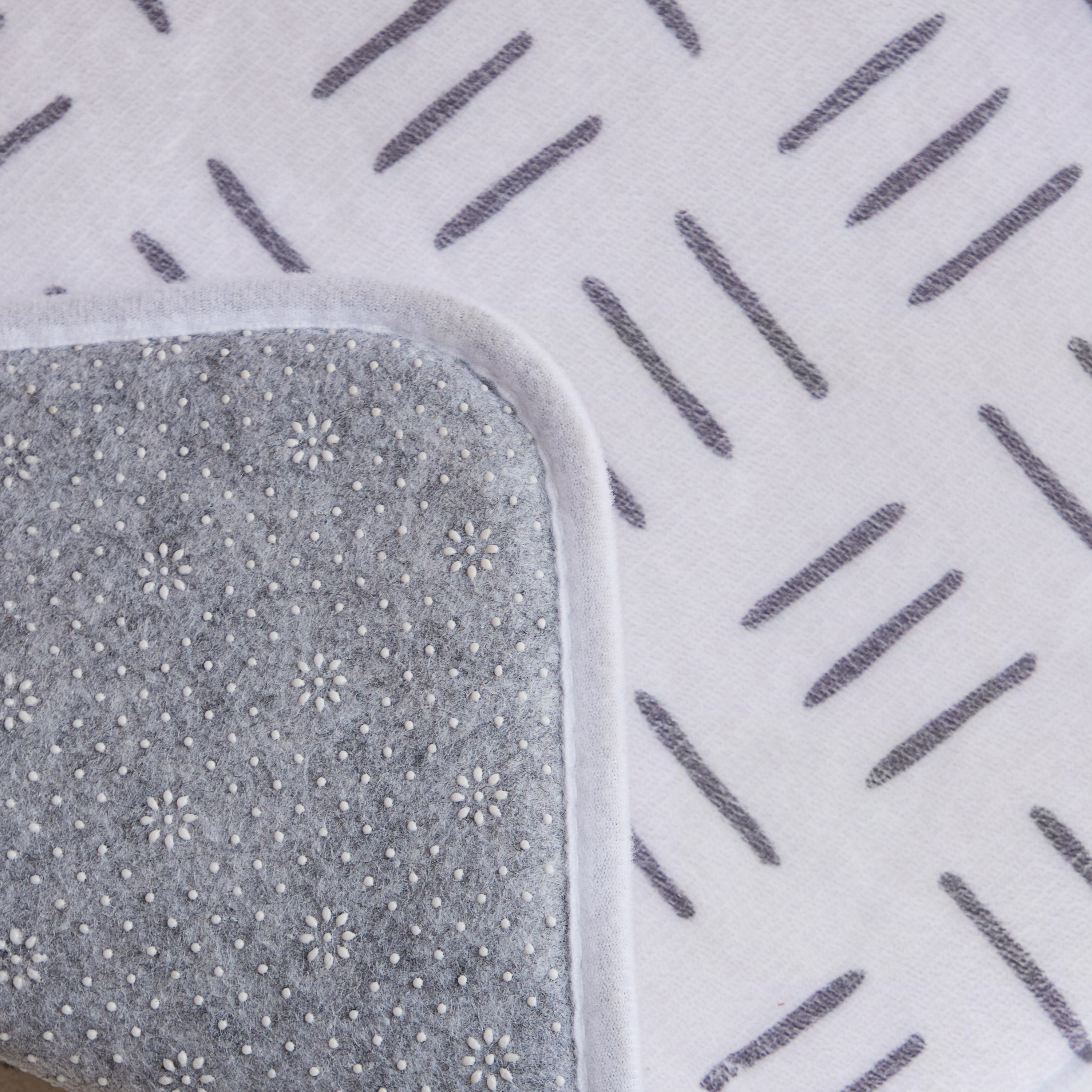 سجادة حمّام إسفنج بطبعات ليلا من أوستن - 35x55 سم-hbxbedroom-floorcoverings-bathmats-image-4
